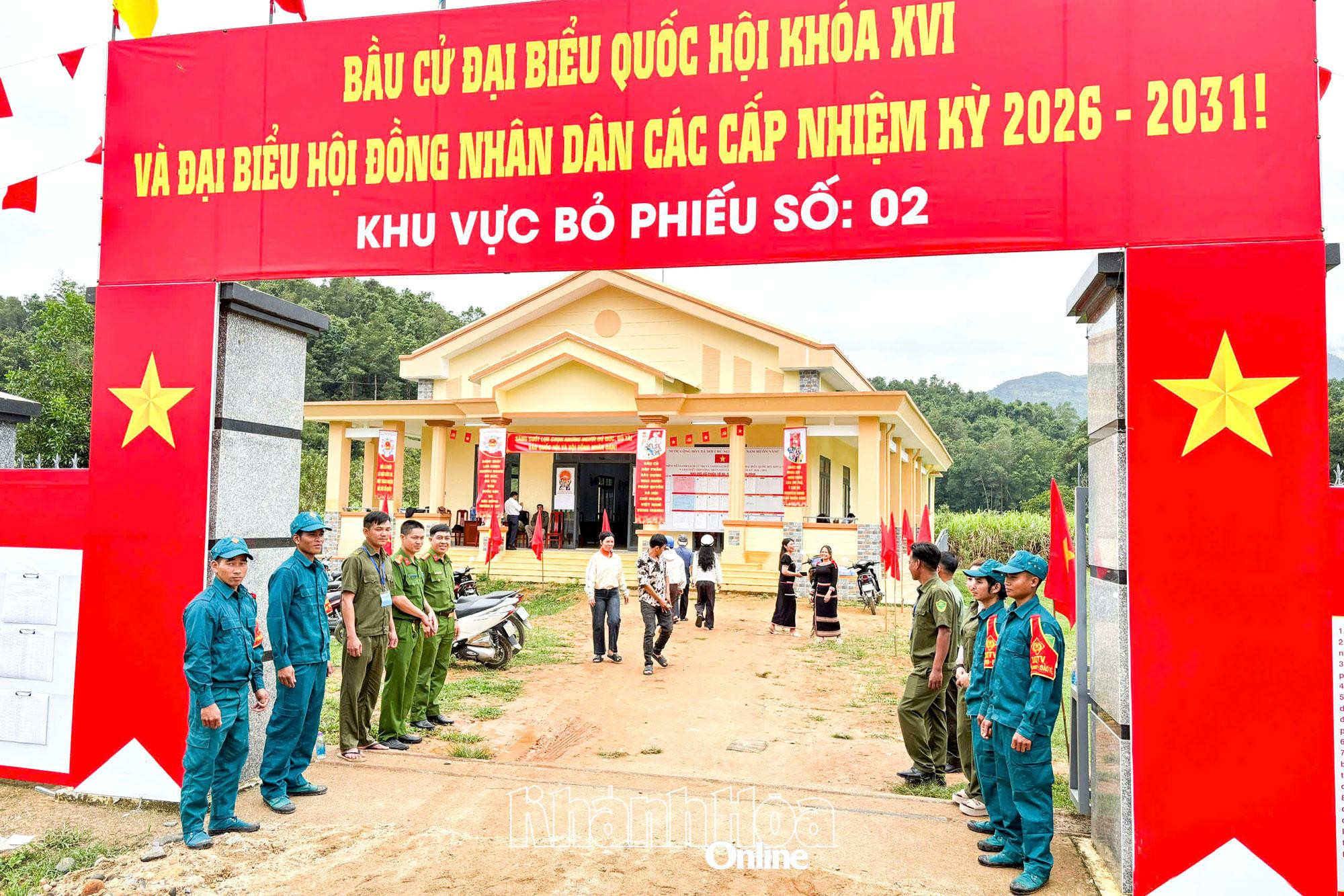 Công an Khánh Hòa phối hợp với các lực lượng đảm bảo an ninh, an toàn bầu cử Đại biểu Quốc hội khóa XVI và Đại biểu HĐND các cấp nhiệm kỳ 2026 - 2031. Nguồn: BKH