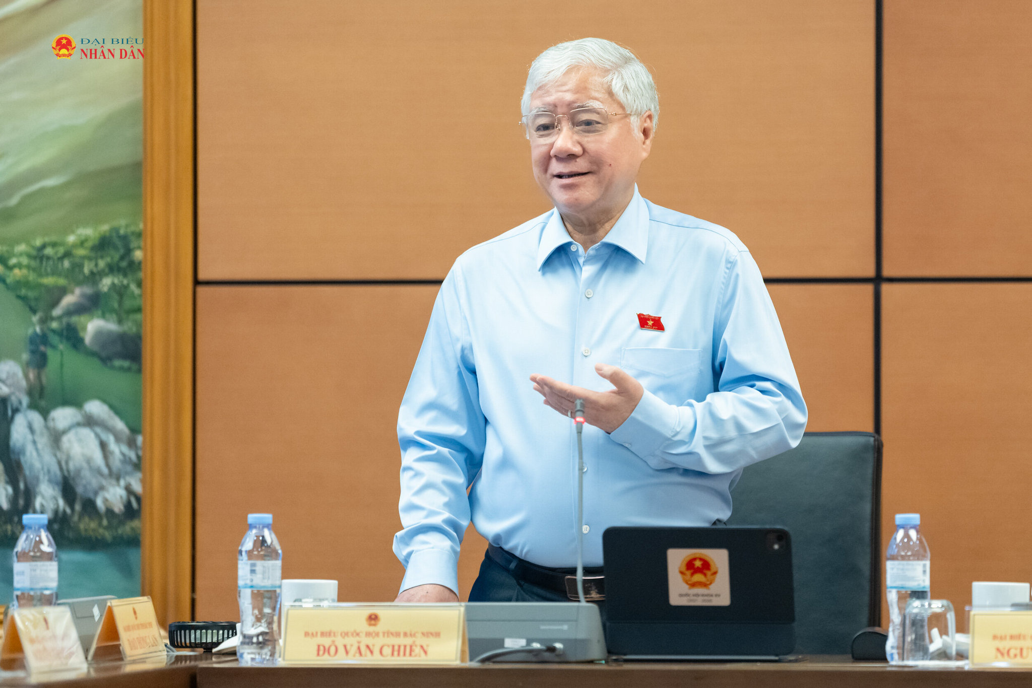 Phó Chủ tịch Thường trực Đỗ Văn Chiến phát biểu