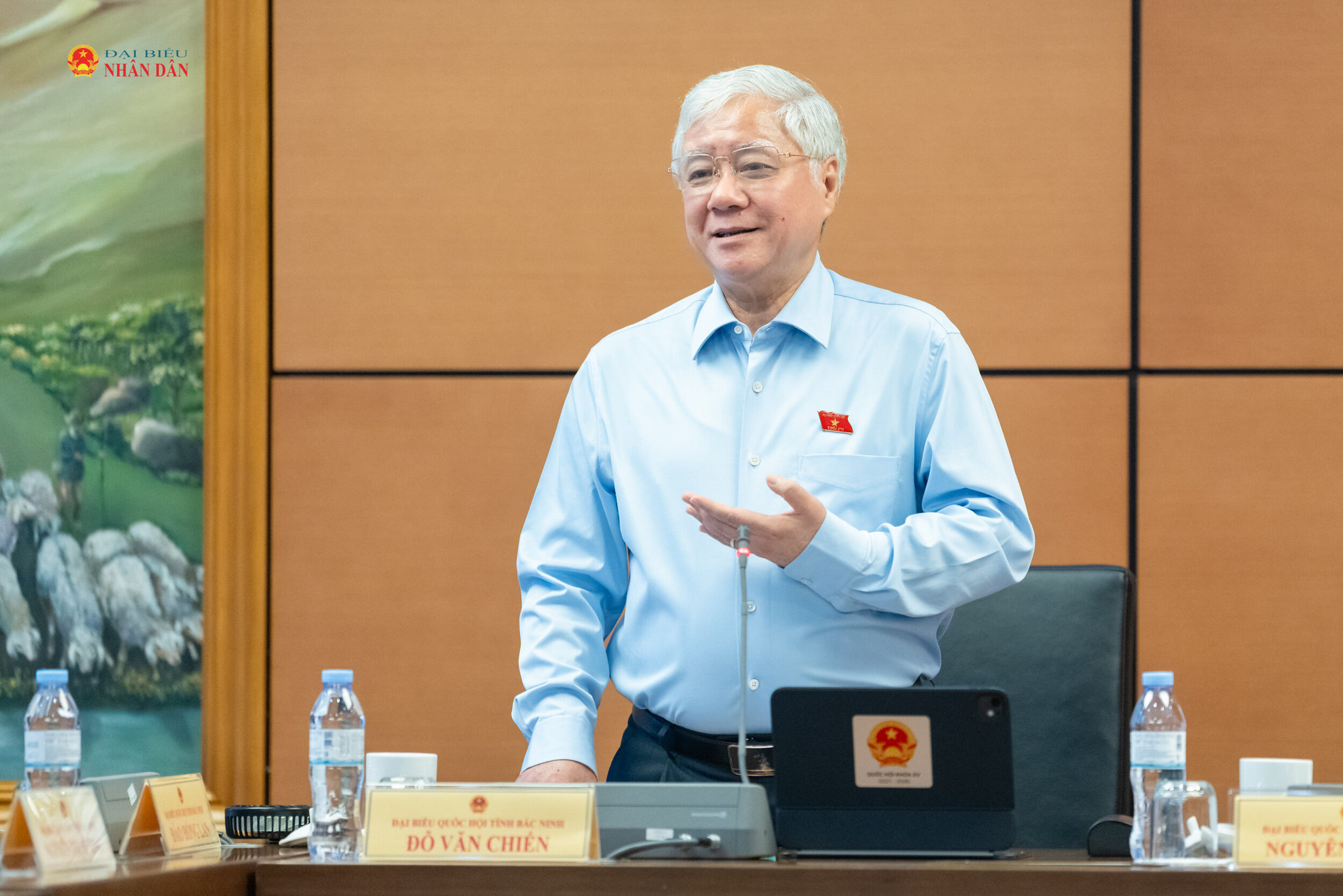 Phó Chủ tịch Thường trực Đỗ Văn Chiến phát biểu