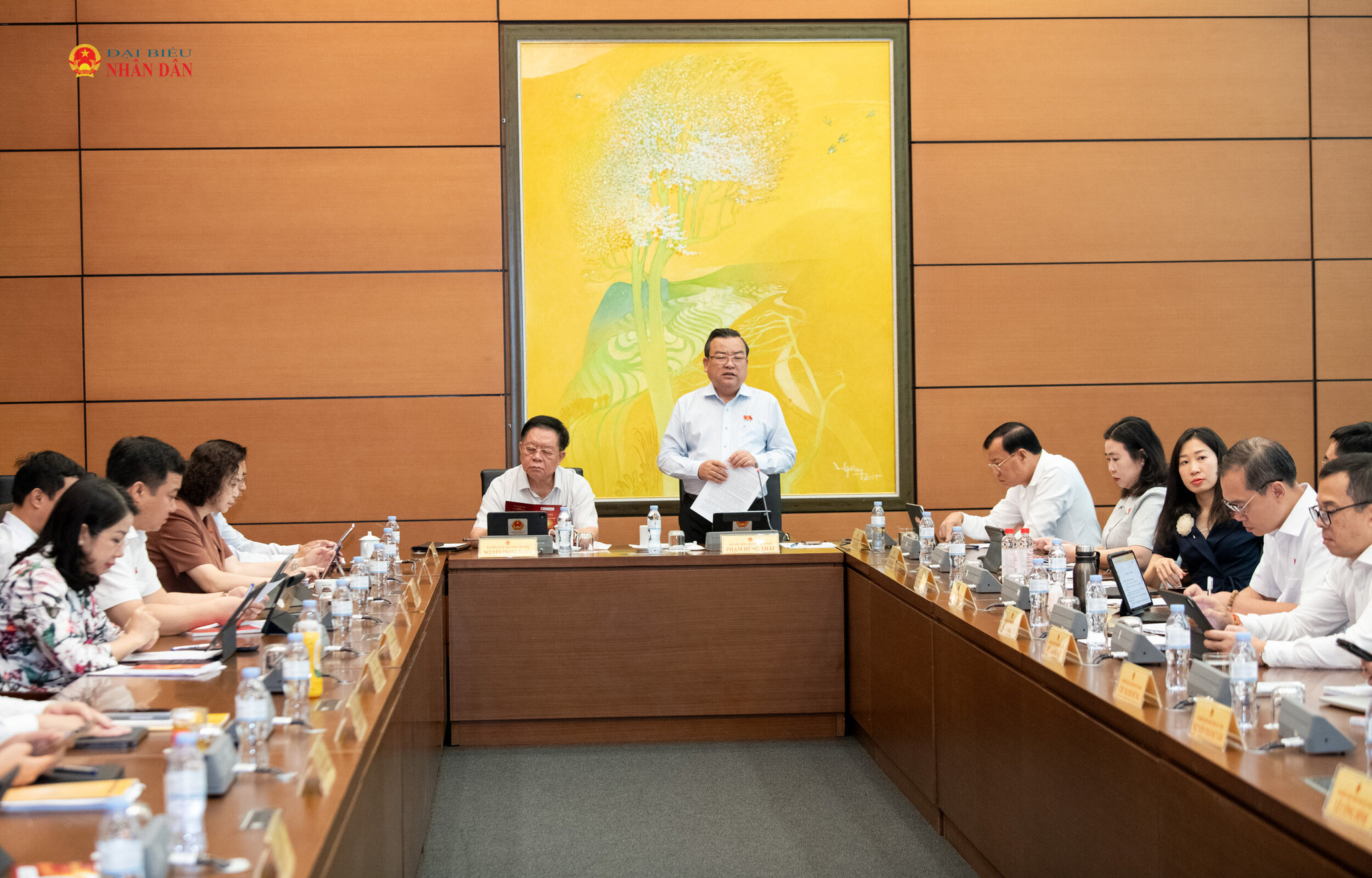 Bí thư Tỉnh ủy, Trưởng Đoàn đại biểu Quốc hội tỉnh Tây Ninh Phạm Hùng Thái điều hành thảo luận Tổ 3.2