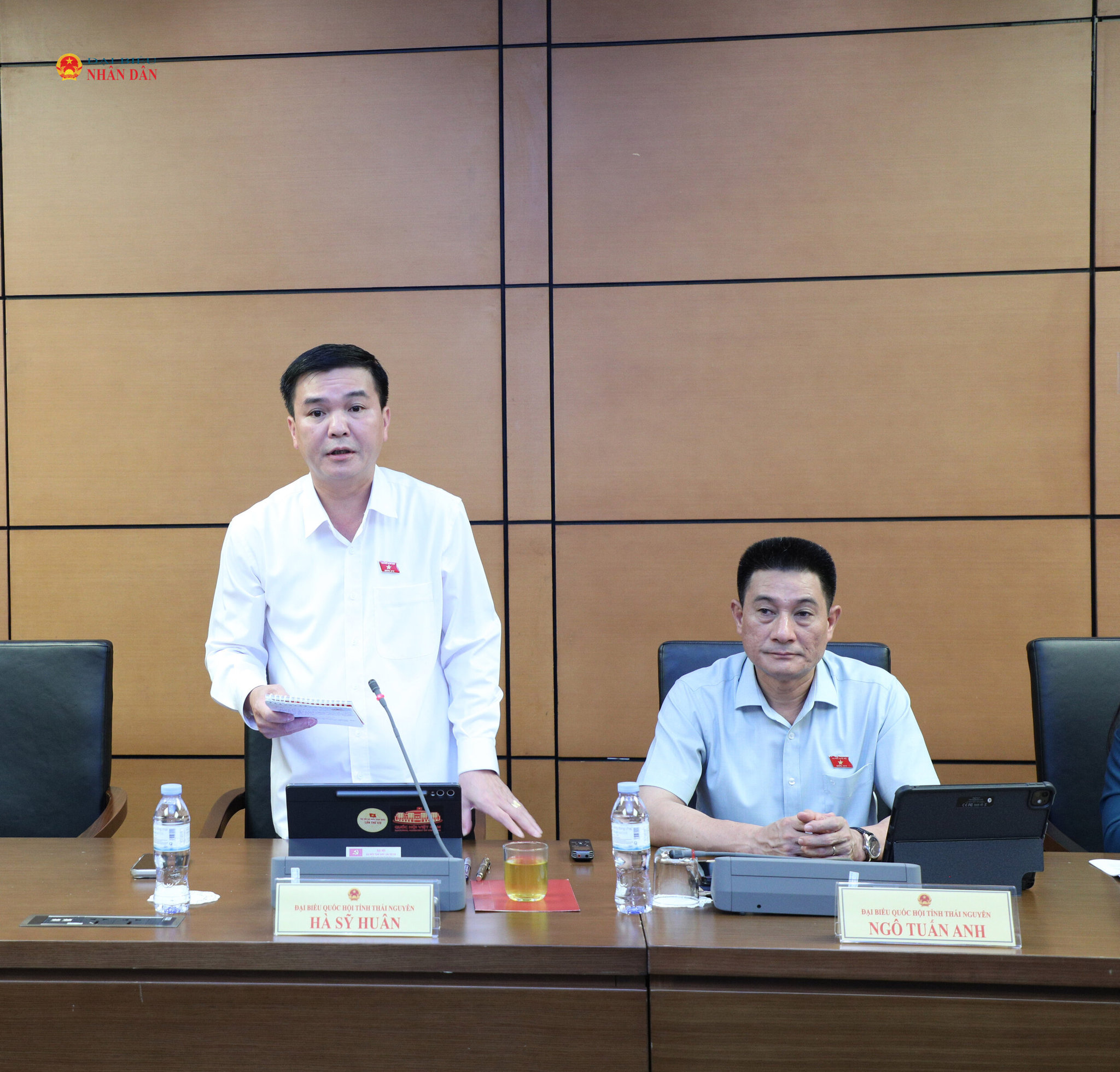 Đại biểu Hà Sỹ Huân (Thái Nguyên) phát biểu thảo luận tại tổ