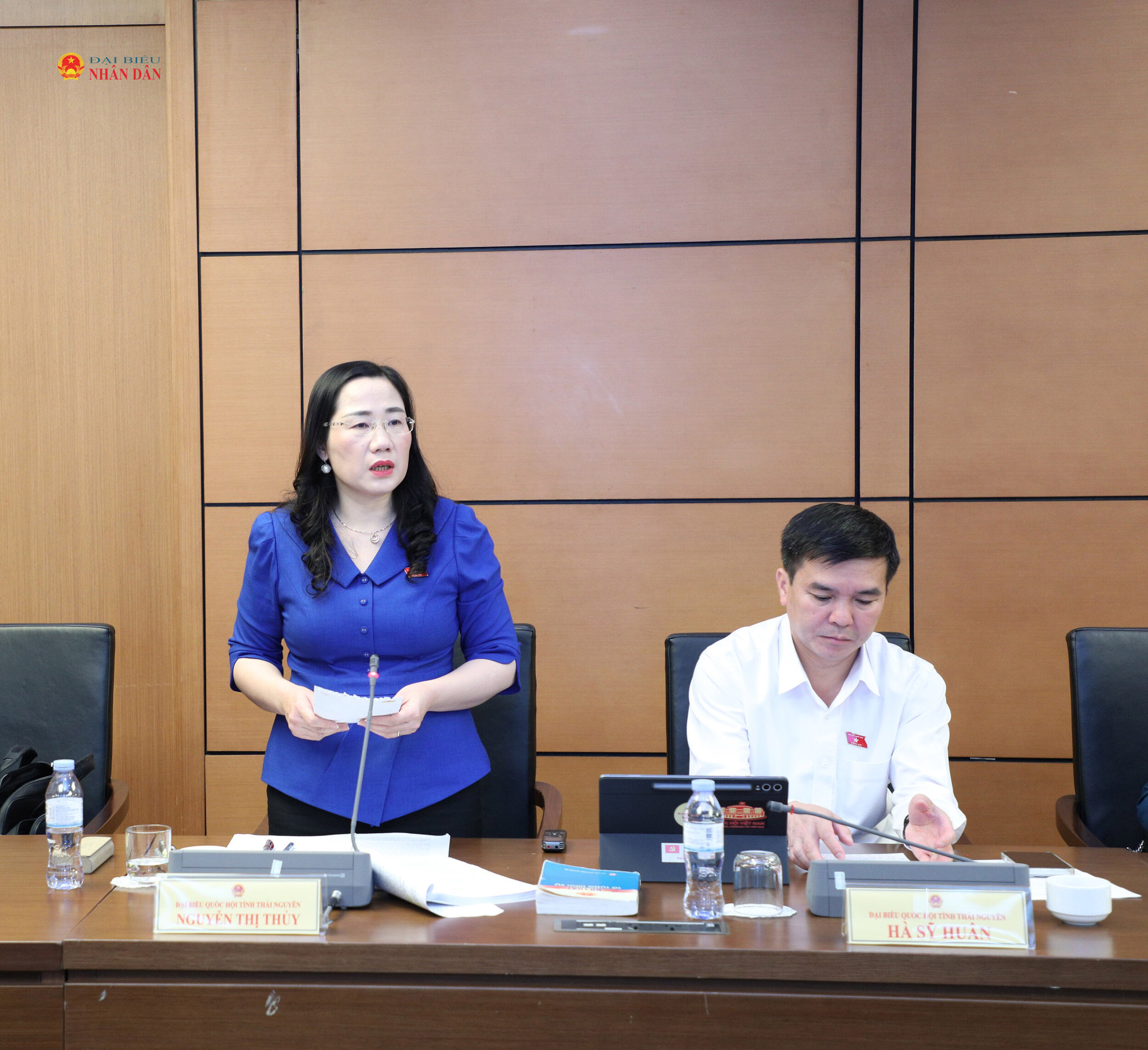 Đại biểu Nguyễn Thị Thuỷ (Thái Nguyên) phát biểu thảo luận tại tổ