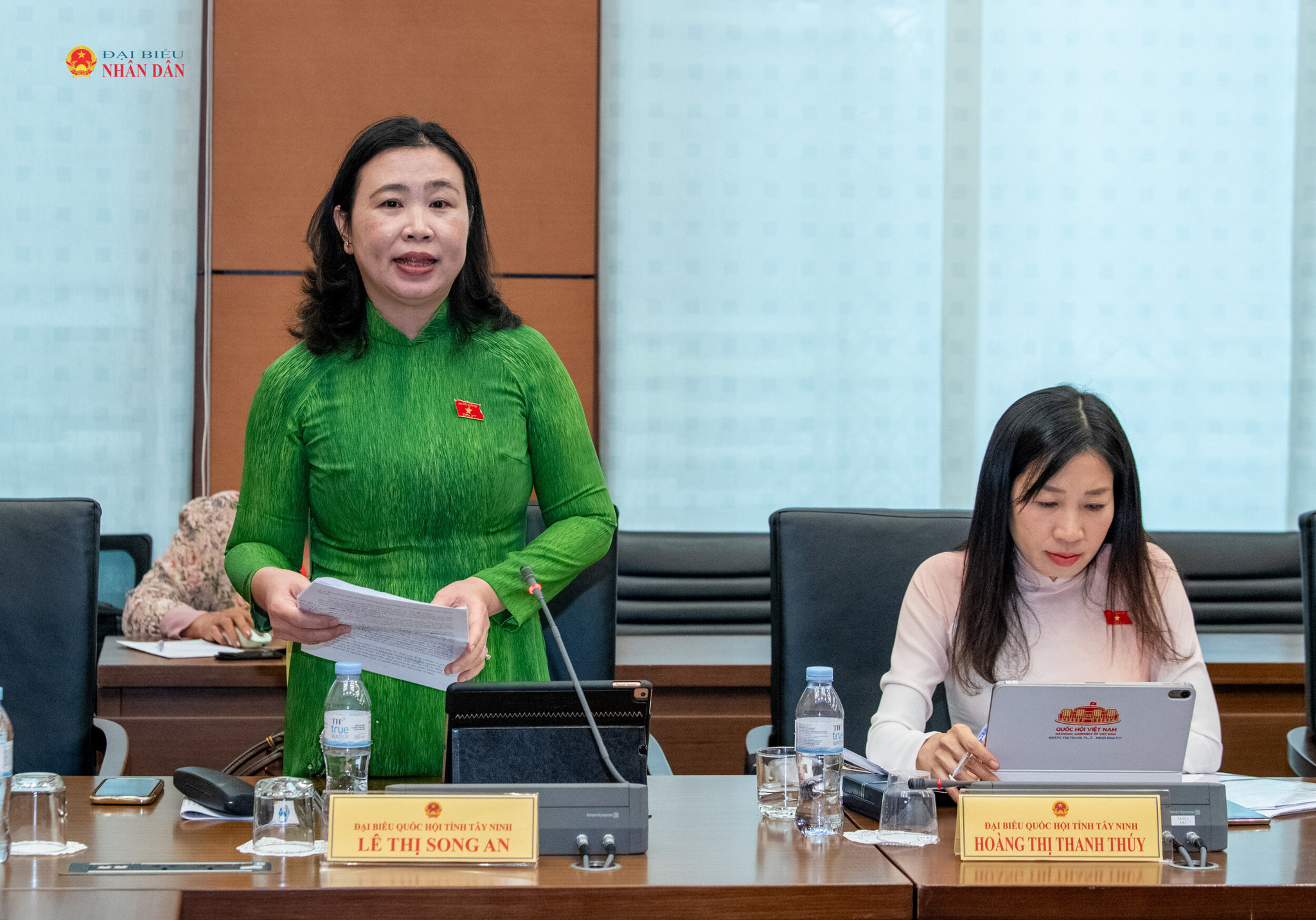ĐBQH Lê Thị Song An (Tây Ninh) phát biểu thảo luận Tổ 3