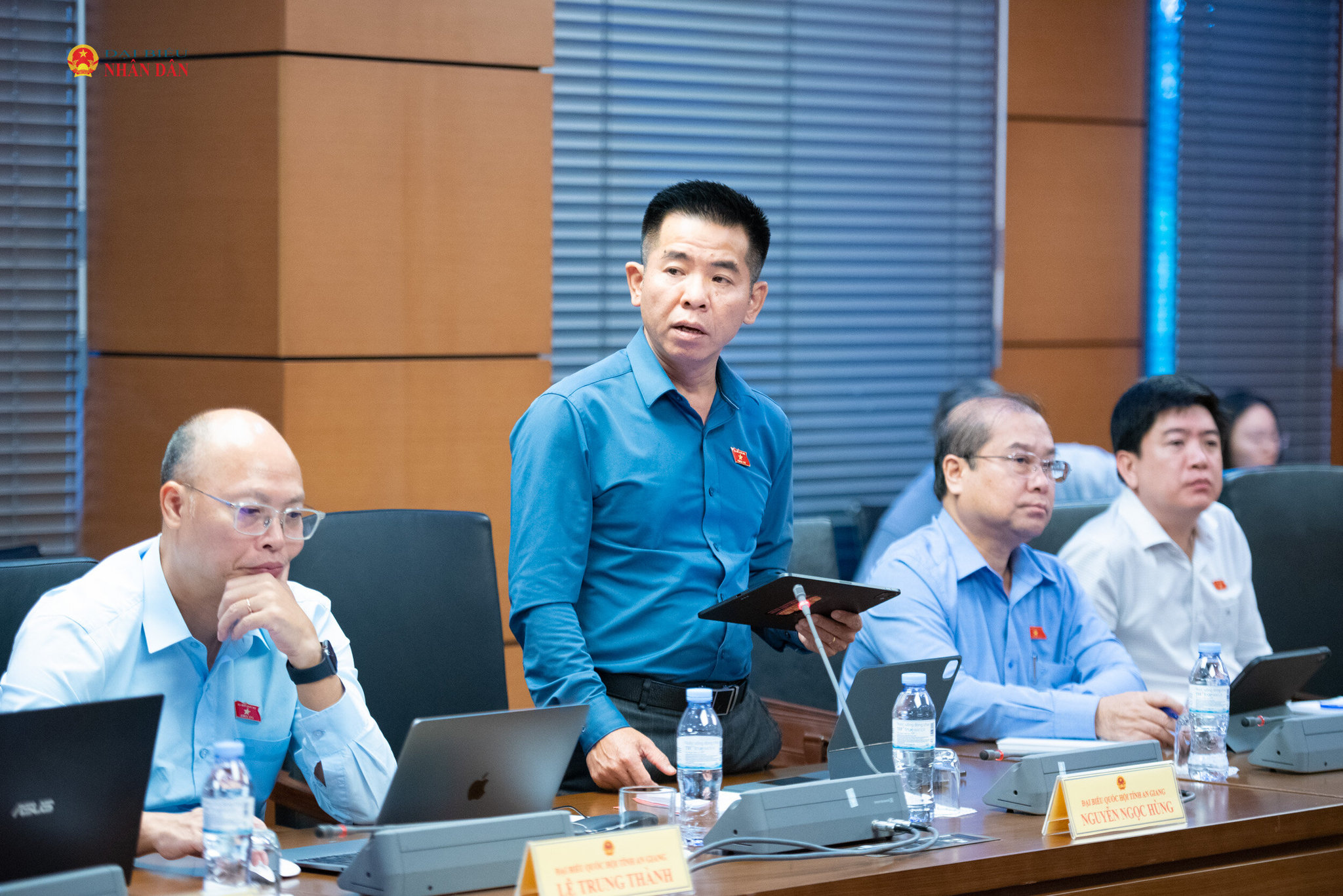 ĐBQH Nguyễn Ngọc Hùng (An Giang) phát biểu thảo luận tại Tổ 13