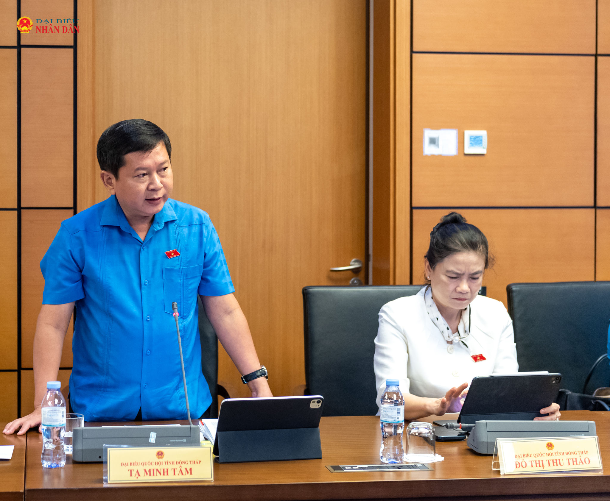ĐBQH Tạ Minh Tâm (Đồng Tháp) phát biểu thảo luận tại Tổ 14 sáng 19/8. Ảnh: Mạnh Hưng