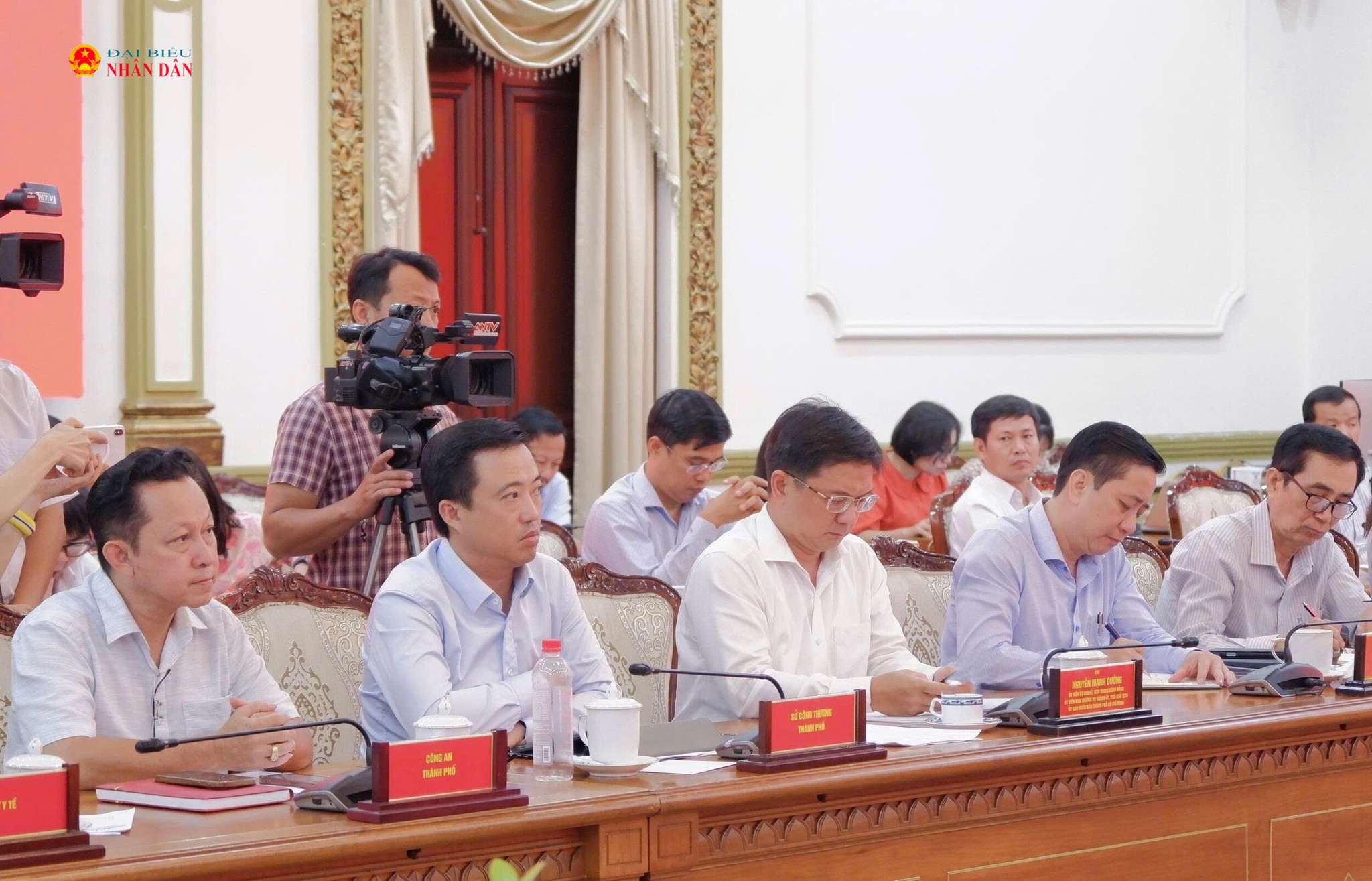 Các đại biểu tại cuộc làm việc. Ảnh: Hoa Lê