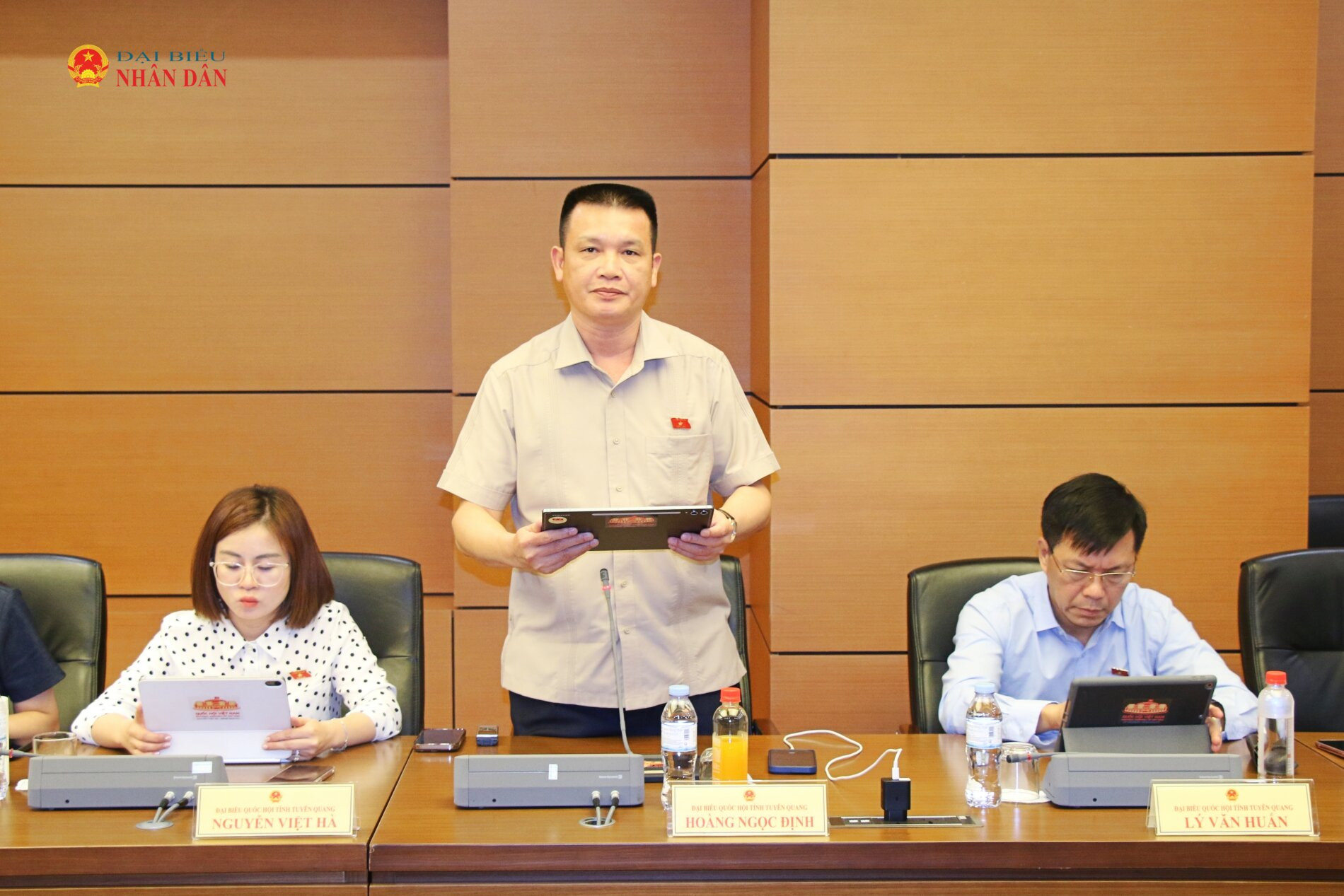 ĐBQH Hoàng Ngọc Định (Tuyên Quang) phát biểu. Ảnh: Đắc Trường