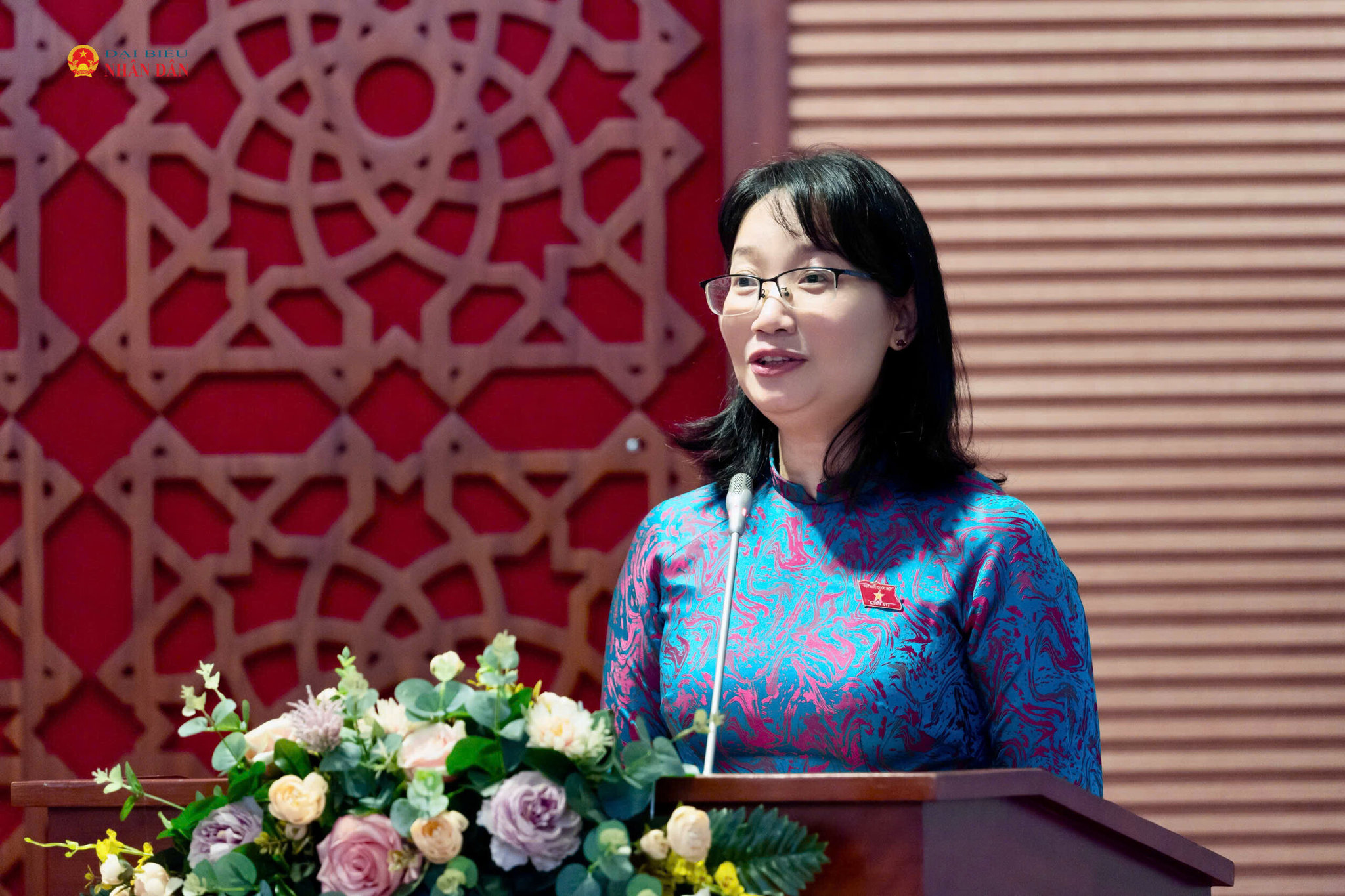 Phó Trưởng Đoàn ĐBQH TP. Hồ Chí Minh Trần Thị Diệu Thúy - Chủ tịch Nhóm ĐBQH hoạt động chuyên trách ở địa phương phát biểu