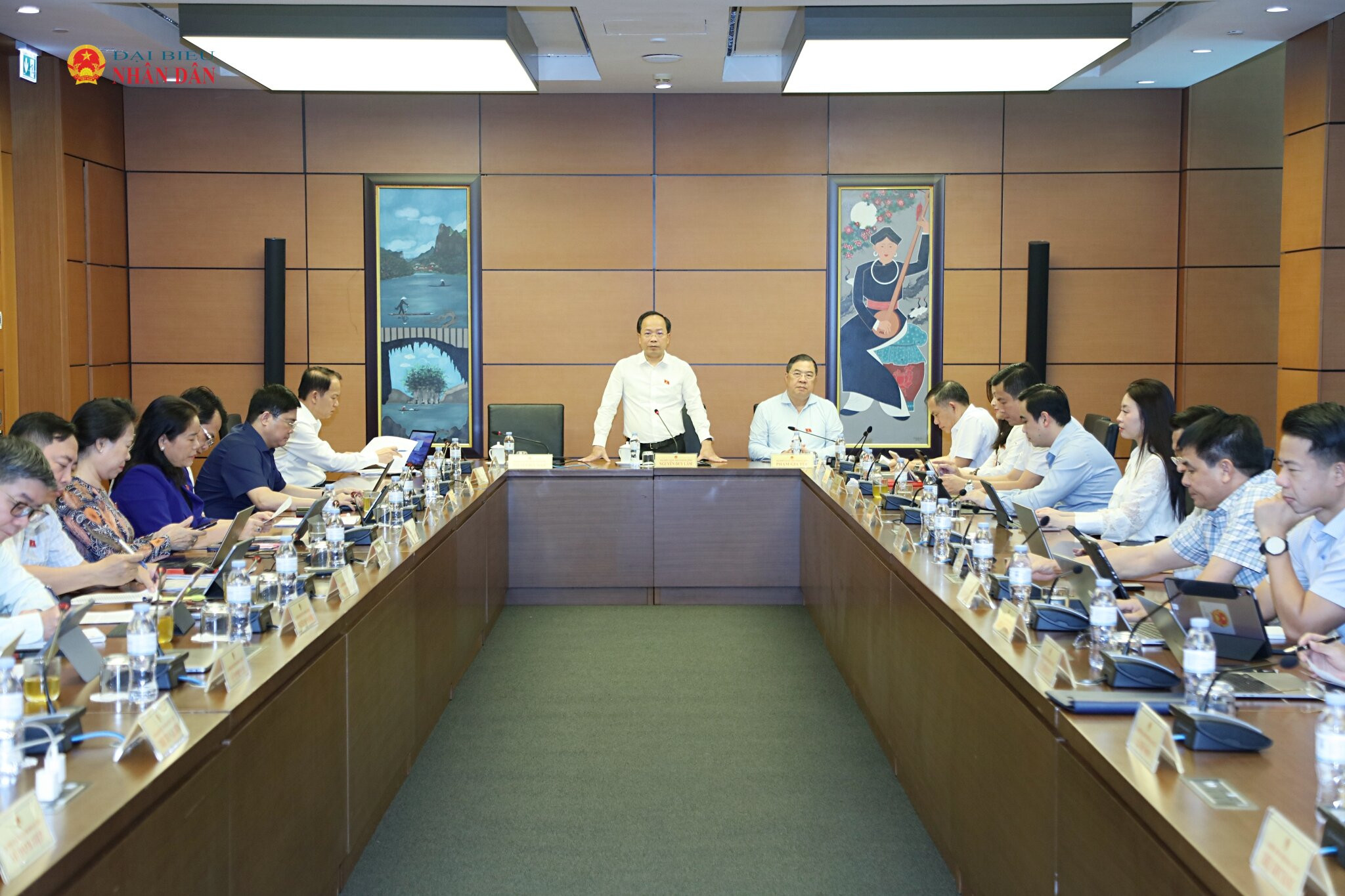 Quang cảnh buổi thảo luận tại Tổ 9 ngày 20/8