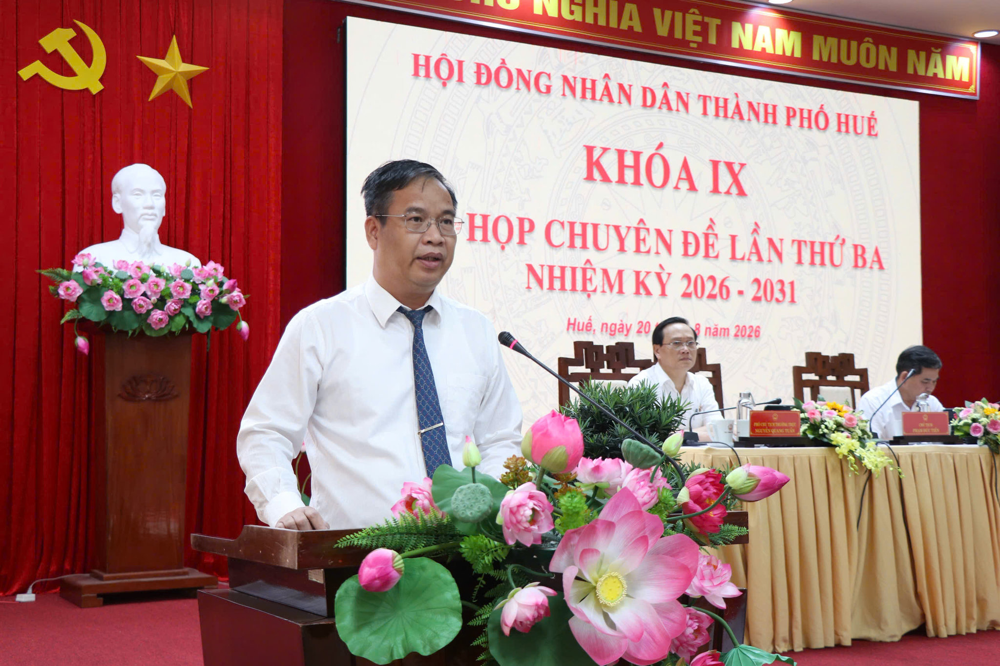 Phó Bí thư Thường trực Thành ủy, Chủ tịch HĐND thành phố Phạm Đức Tiến phát biểu khai mạc kỳ họp