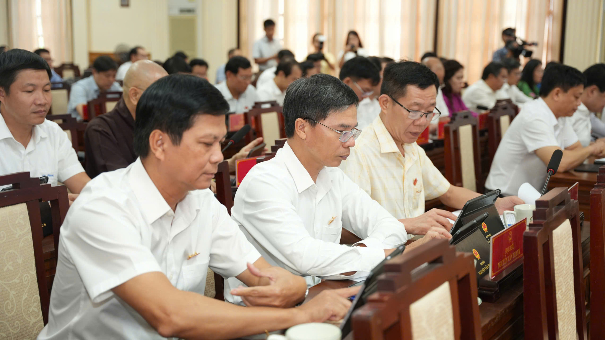 Các đại biểu tham dự kỳ họp