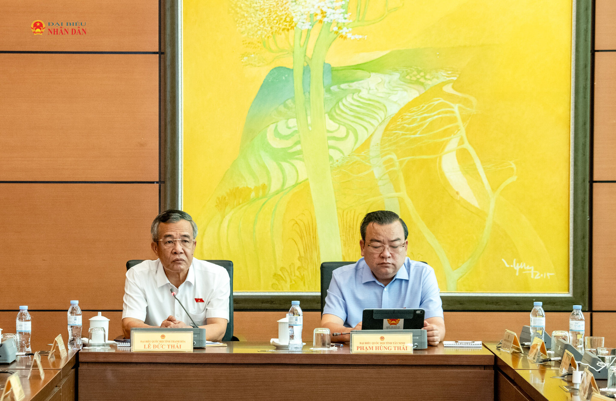 Bí thư Tỉnh ủy, Trưởng Đoàn đại biểu Quốc hội tỉnh Thanh Hóa Lê Đức Thái điều hành thảo luận Tổ 3.2