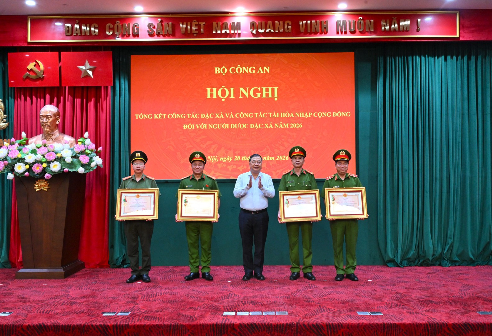 bocongan.gov.vn-media-bca-media-_library-20260820123713-629a5ff6-1b18-43b8-b8b1-ba48a10d817f-tdt-9283.jpg