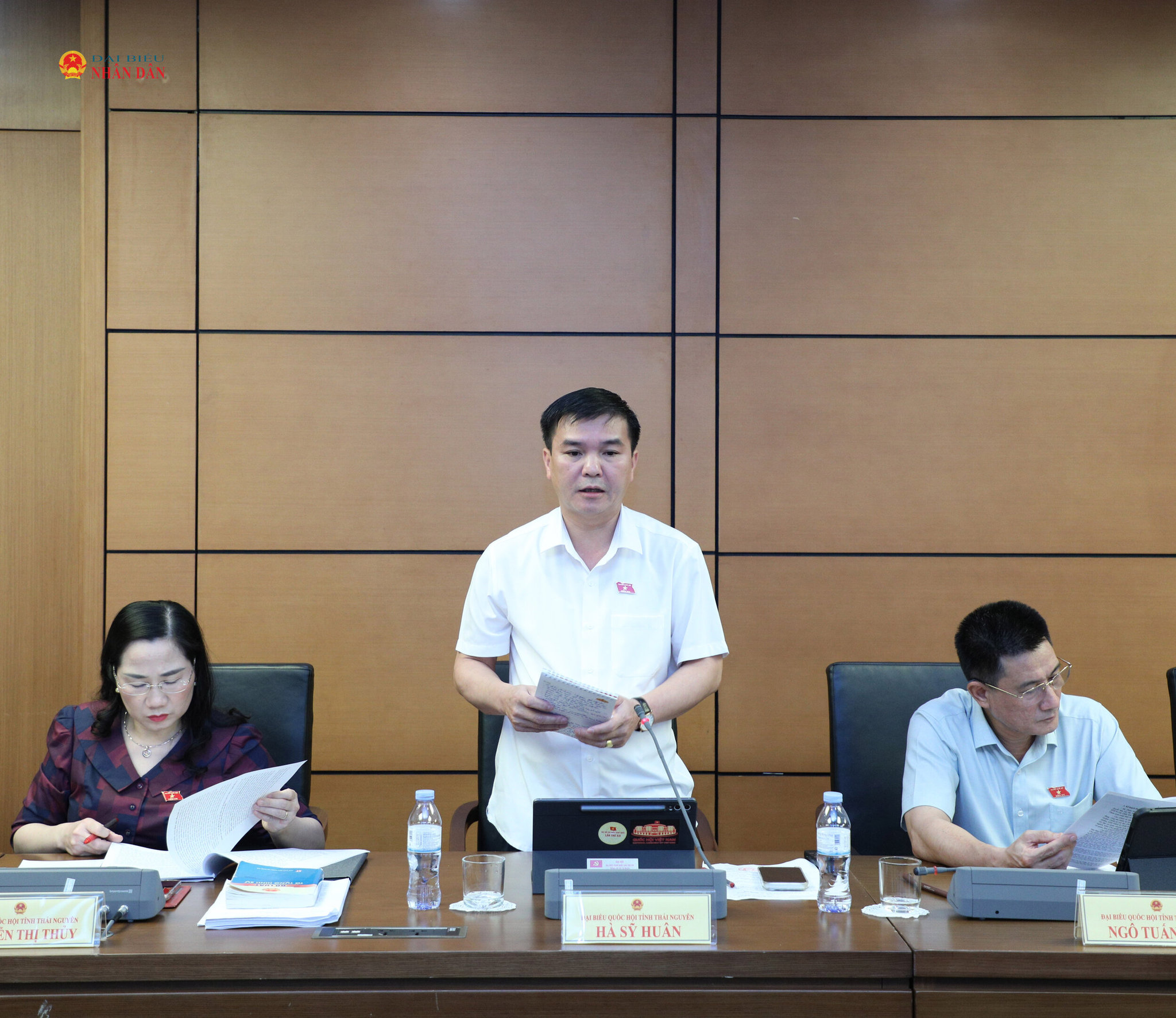 ĐBQH Hà Sỹ Huân (Thái Nguyên) phát biểu thảo luận tại Tổ 6