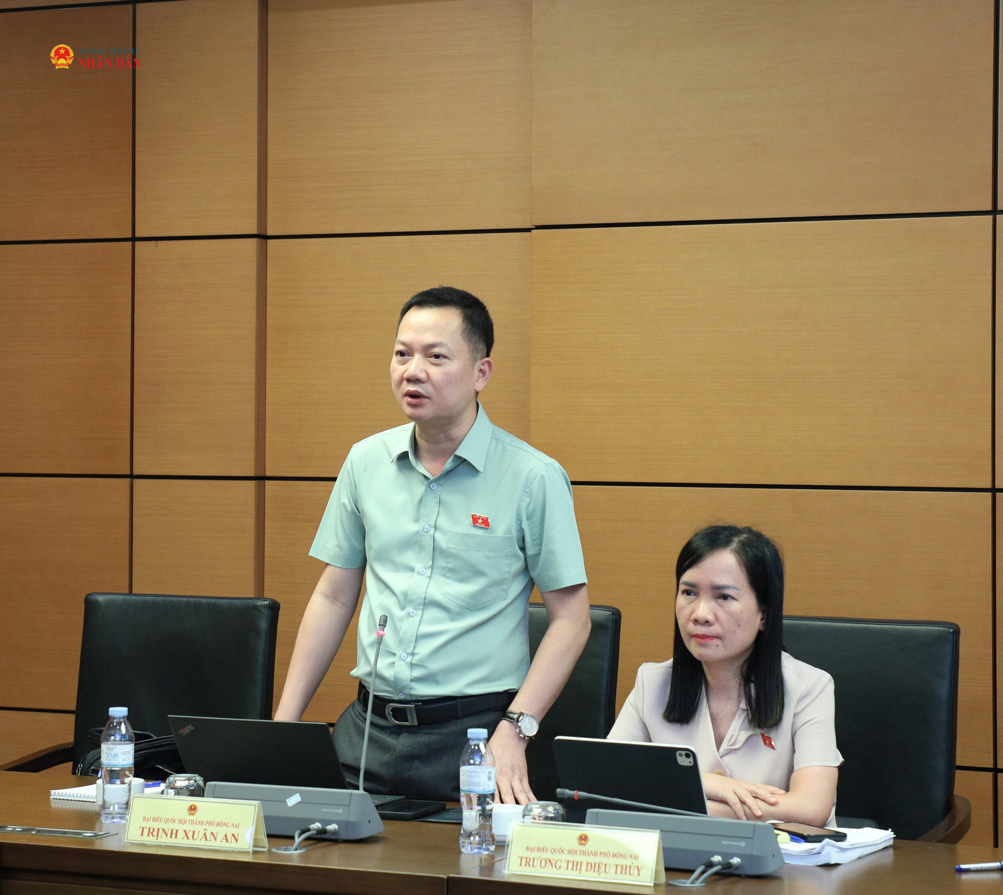 ĐBQH Trịnh Xuân An (TP. Đồng Nai) phát biểu thảo luận tại Tổ 6
