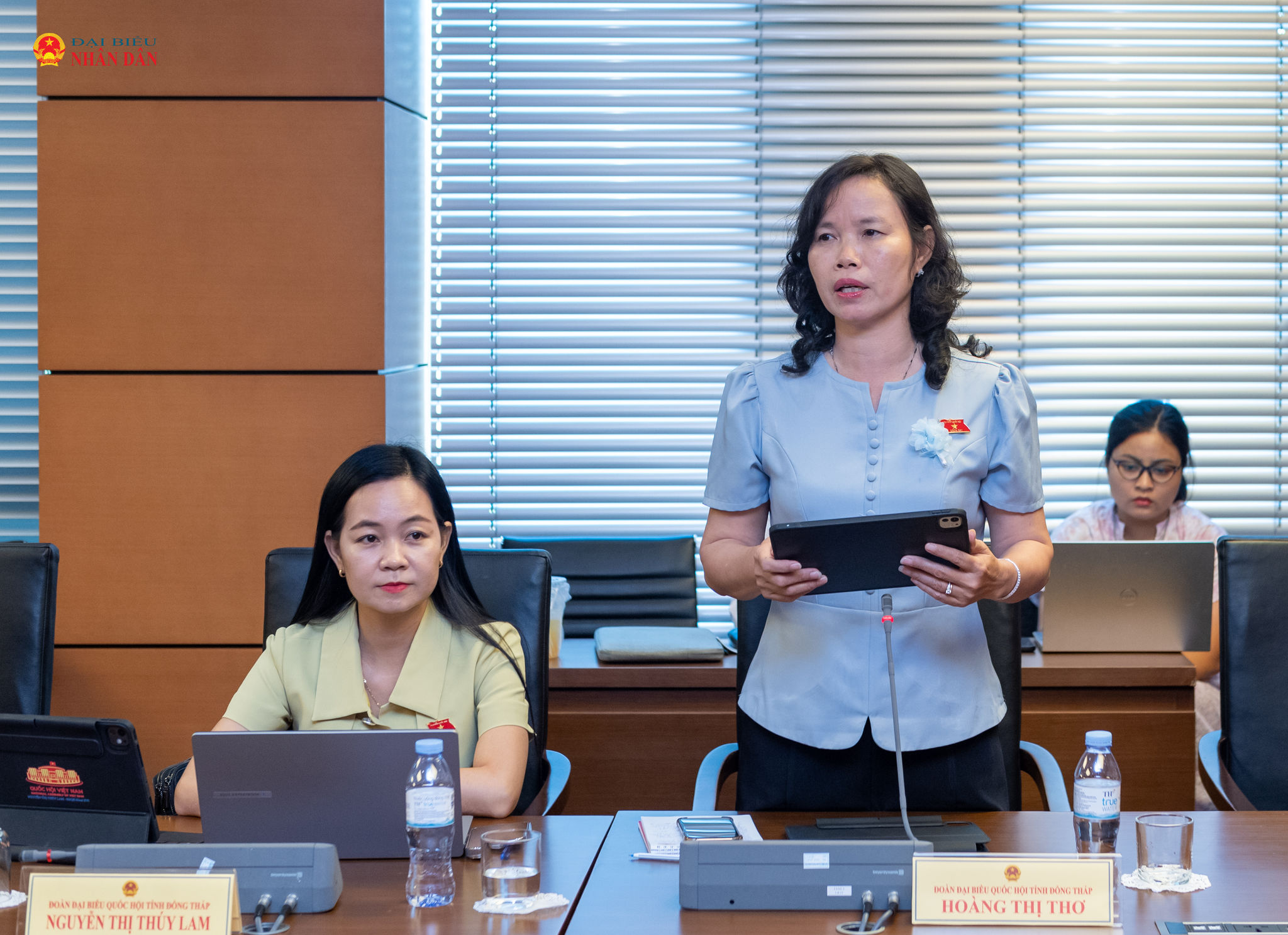 ĐBQH Hoàng Thị Thơ (Đồng Tháp) phát biểu.