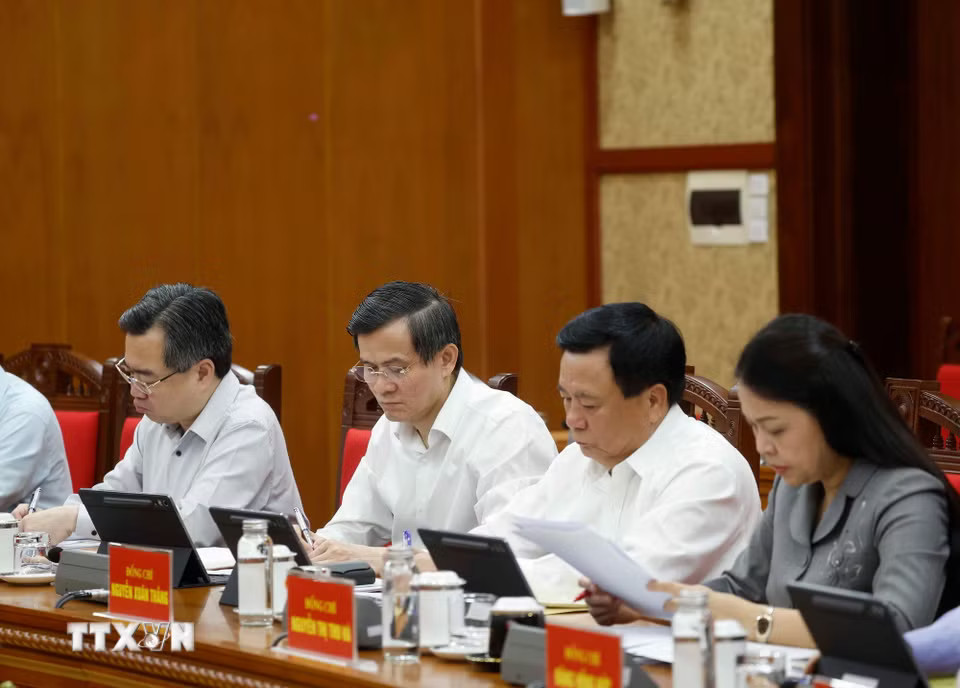 hu-tich-nuoc-to-lam-lam-viec-voi-ban-to-chuc-trung-uong-ve-de-an-so-ket-5-nam-thuc-hien-nghi-quyet-so-28-nqtw-8967494-6.jpg.avif