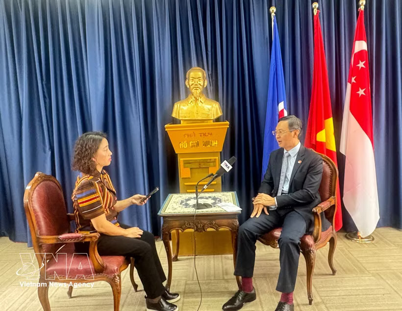 Vietnamese Ambassador to Singapore Tran Phuoc Anh in an interview with the Vietnam News Agency (Photo: VNA)