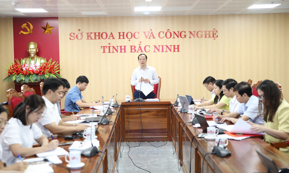 quang-canh-giam-sat (2)