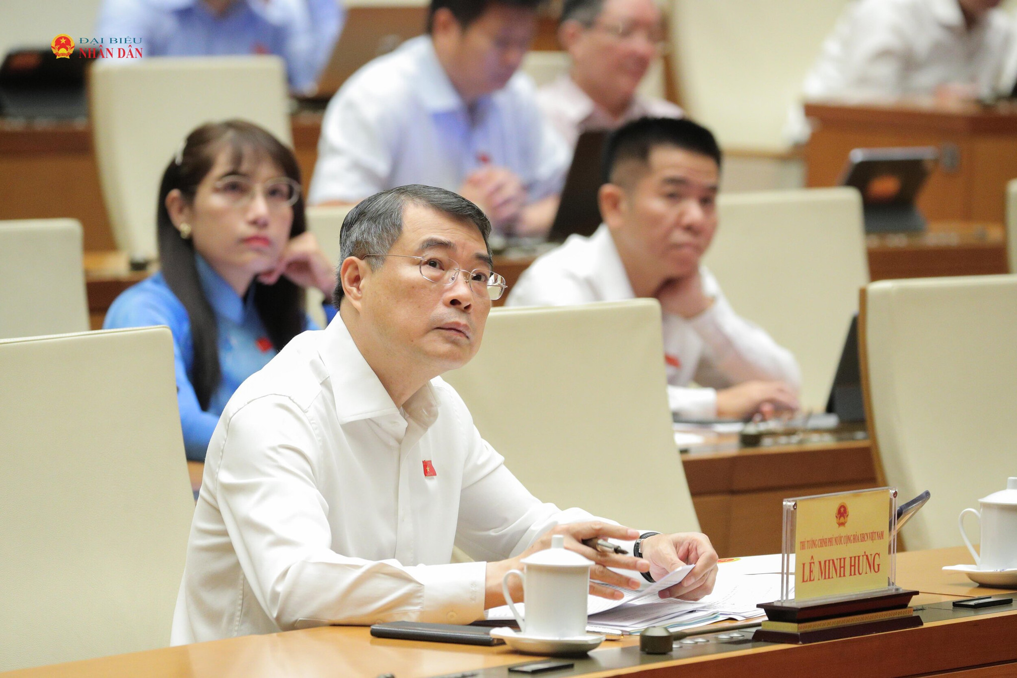 thu-tuong-chinh-phu-le-minh-hung-du-phien-hop.jpg