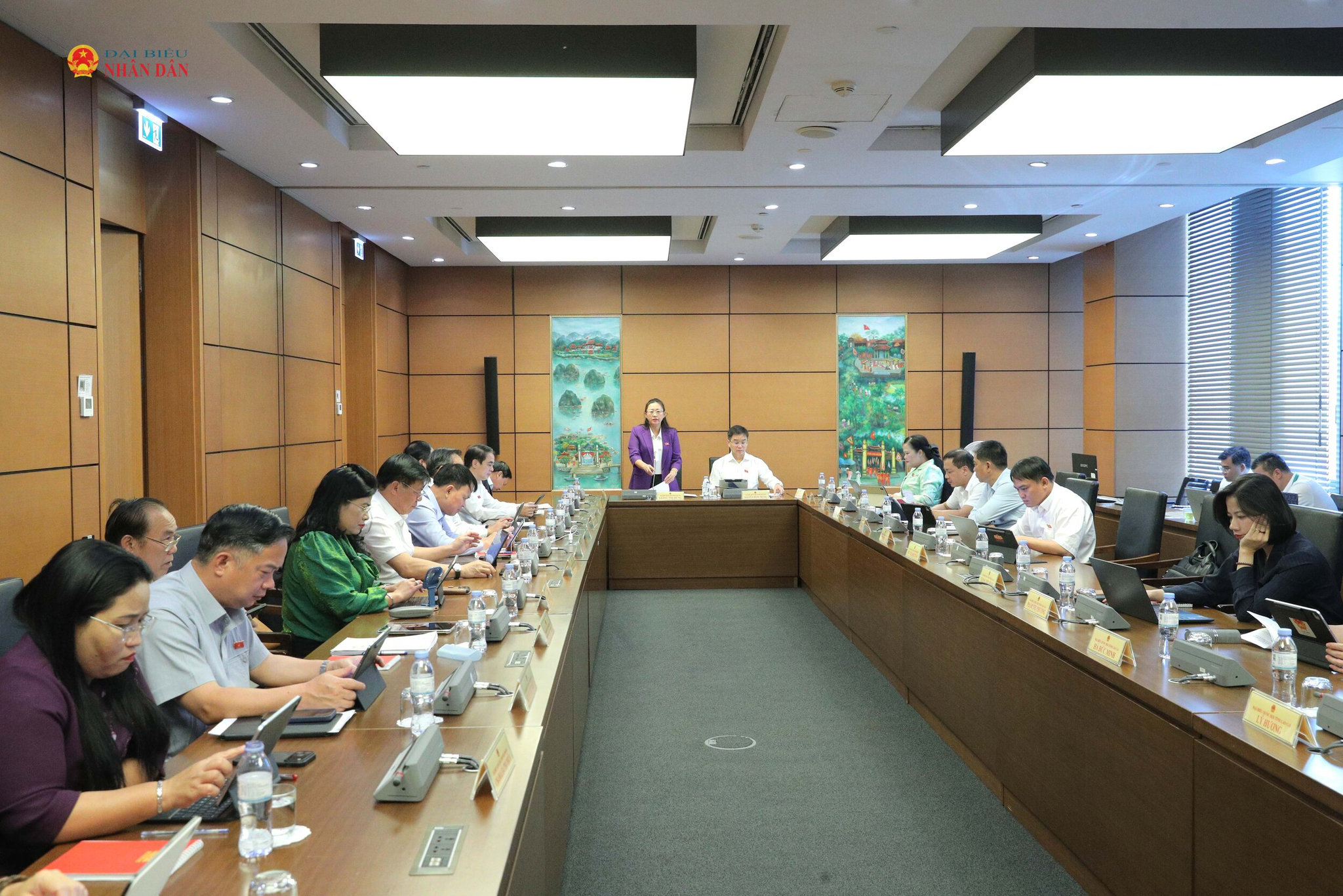 Tổ 4 (Khánh Hòa, Huế, Lào Cai)/Toàn cảnh phiên thảo luận Tổ 4 (Đoàn ĐBQH TP.Huế, tỉnh Lào Cai, Khánh Hòa)
