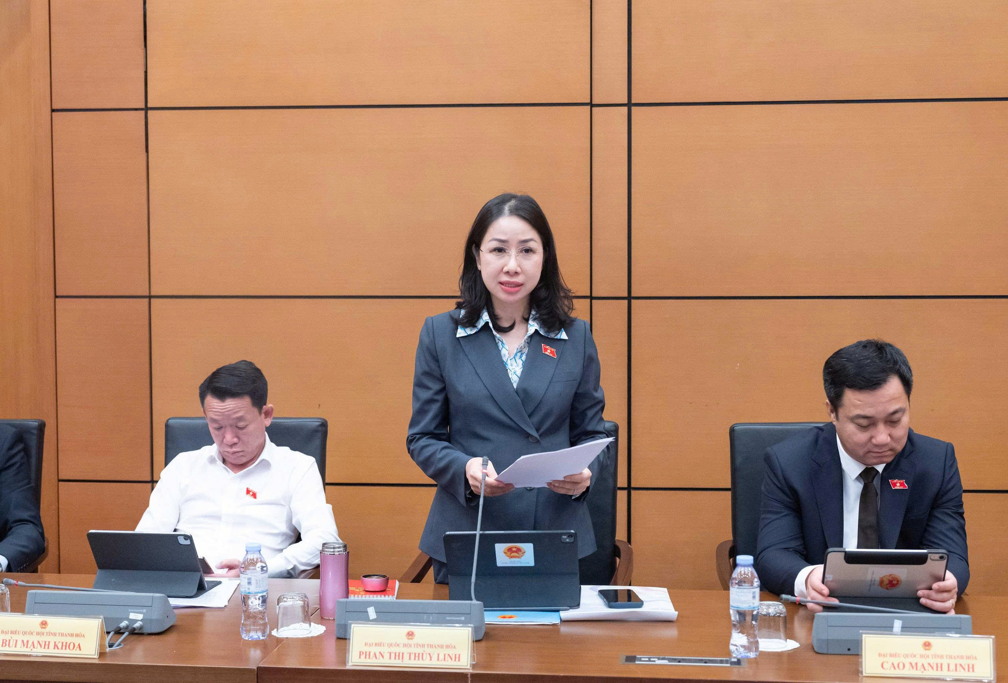 ĐBQH Phan Thị Thùy Linh (Thanh Hóa) phát biểu