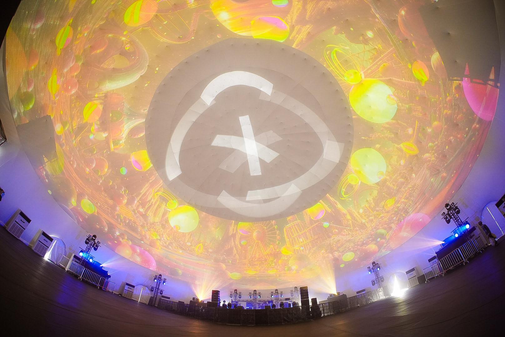 Toàn cảnh màn trình diễn nghệ thuật 3D Mapping trong Dome 360° tại Đông Fest 2026.