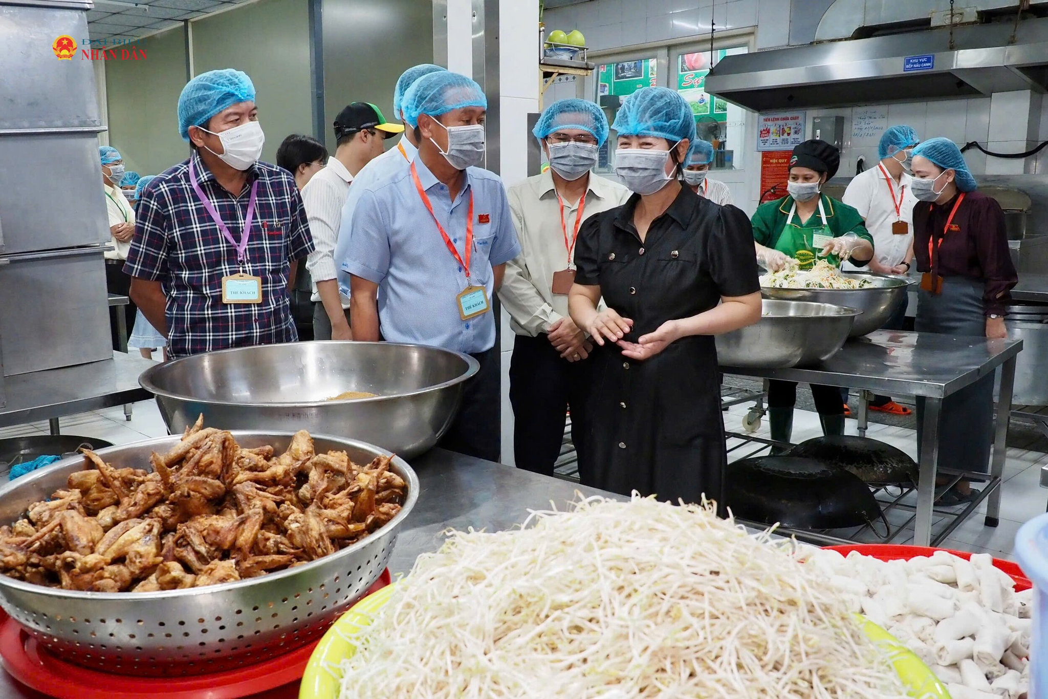Thường trực HĐND thành phố Hồ Chí Minh khảo sát thực tế tại bếp ăn của Công ty TNHH MTV suất ăn công nghiệp Tú Anh