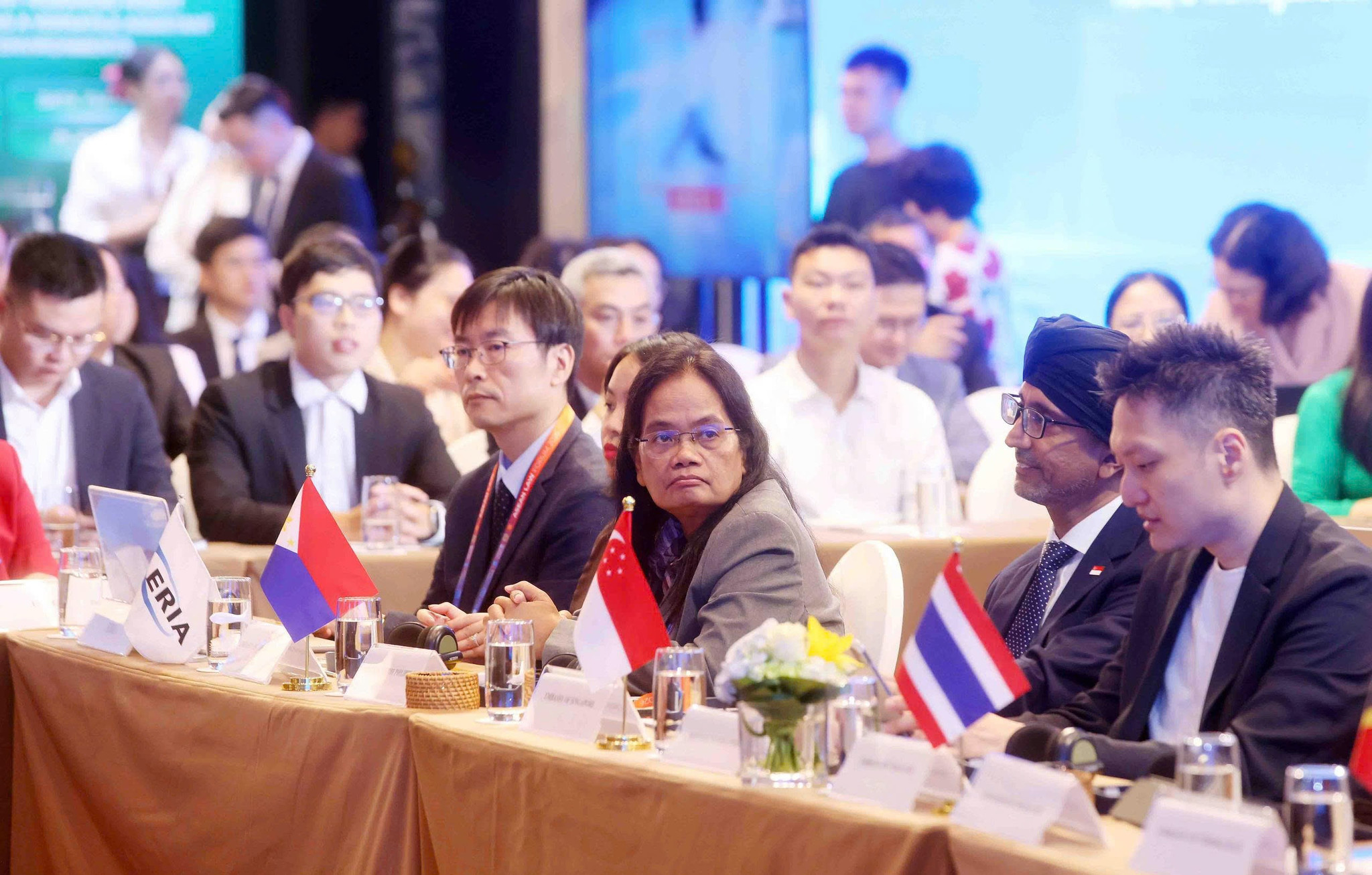 Các đại biểu tham dự diễn đàn