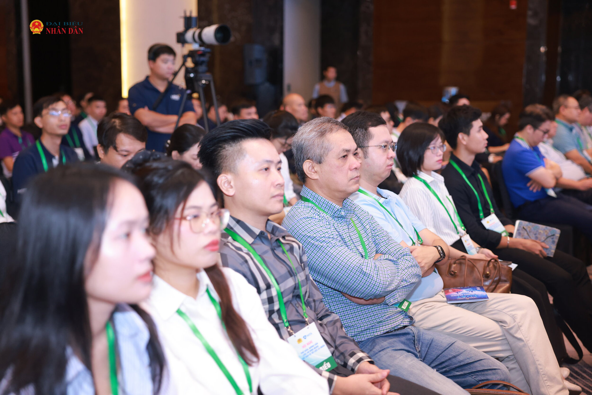 Các đại biểu tham dự chương trình.
