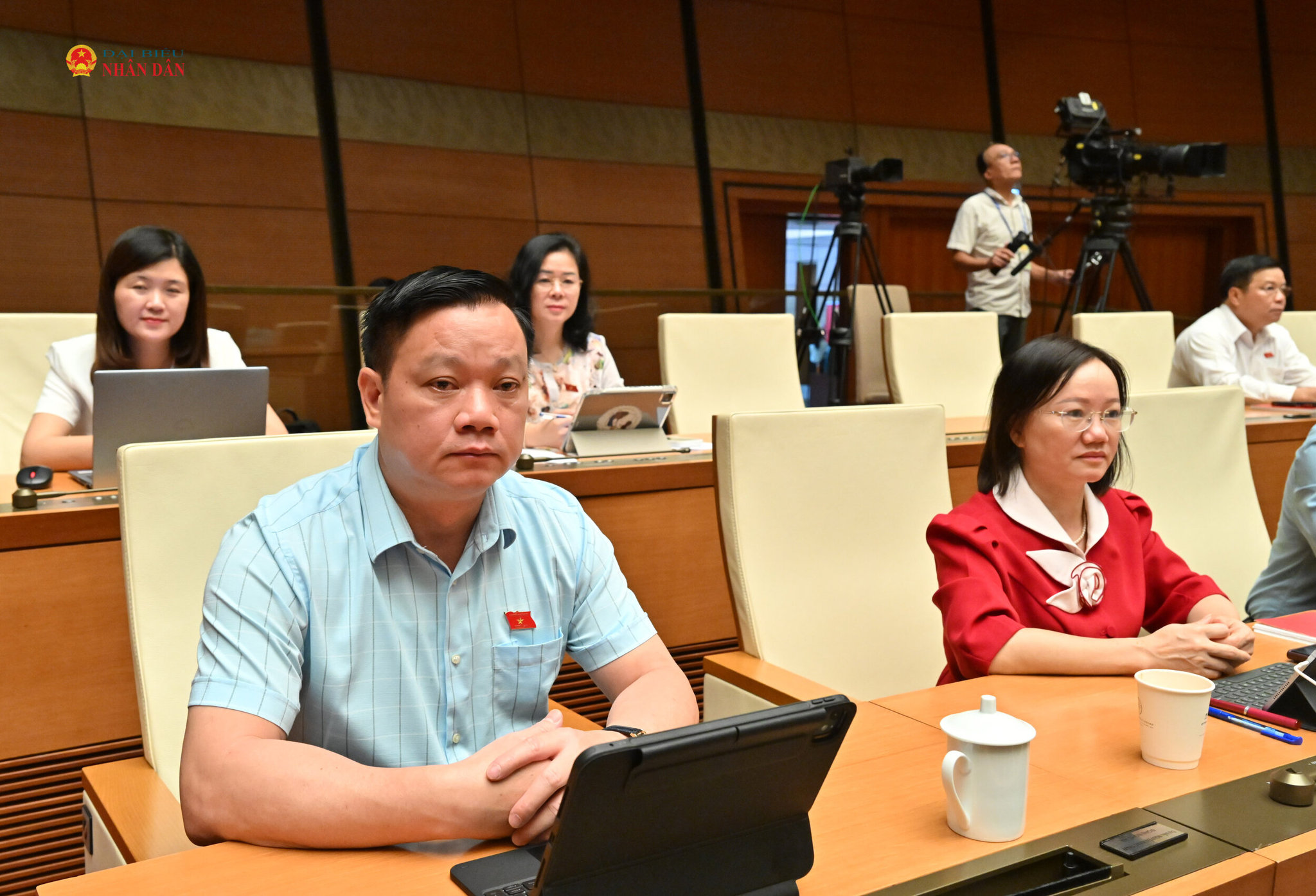Các đại biểu dự phiên họpVQK_3681