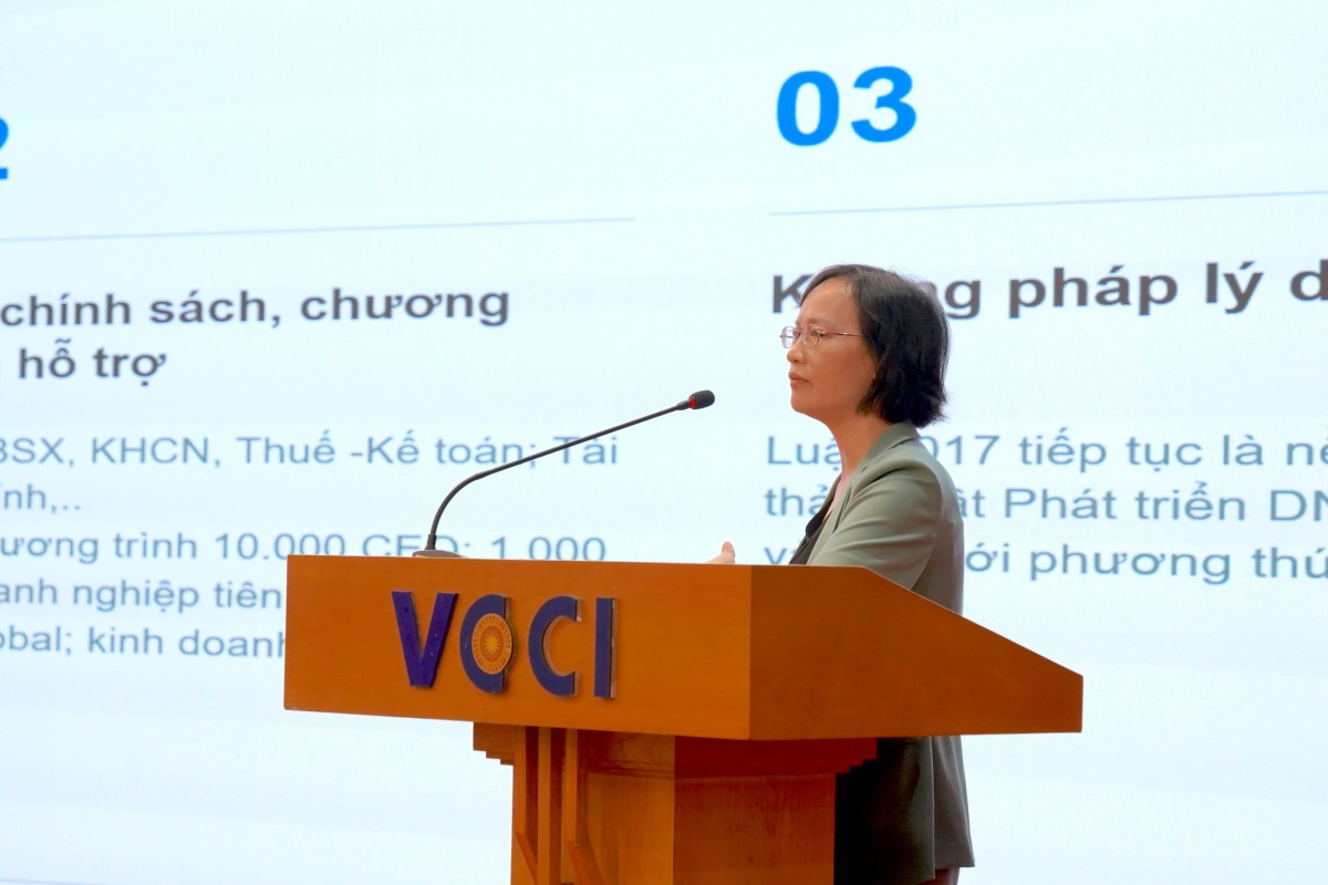Bà Nguyễn Thị Bích Thủy, Phó Trưởng phòng, Phòng Hỗ trợ doanh nghiệp, hộ kinh doanh, Cục Phát triển doanh nghiệp tư nhân và kinh tế tập thể, Bộ Tài chính phát biểu tại sự kiện.