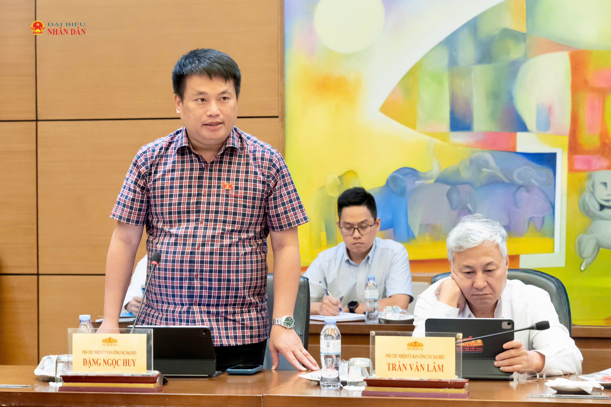 Phó Chủ nhiệm Ủy ban Công tác đại biểu Đặng Ngọc Huy phát biểu