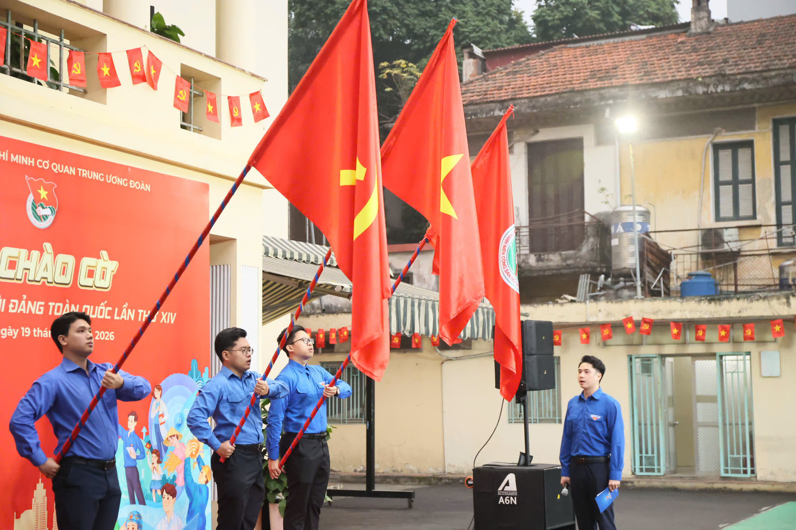 Các đơn vị thực hiện ghi hình, hình ảnh và đăng tải, lan tỏa trên mạng xã hội, sử dụng thống nhất hashtag chính thức của chiến dịch là #ToiYeuToQuocToi trên Facebook, TikTok, YouTube và chủ đề “toiyeutoquoctoi” trên Threads.