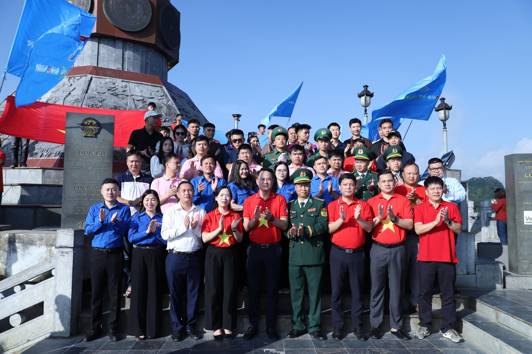 Đồng thời, chiến dịch phát huy vai trò của tổ chức Đoàn, Hội trong tuyên truyền, định hướng tư tưởng và lan tỏa thông tin tích cực trên không gian mạng; khuyến khích đoàn viên, hội viên, thanh niên thể hiện tình yêu quê hương, đất nước bằng những việc làm cụ thể, thiết thực gắn với học tập, lao…
