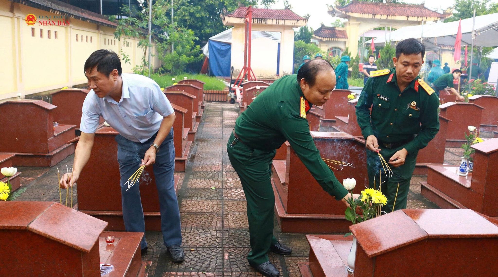 Trang nghiêm không khí Lễ khai quật, lấy mẫu ADN hài cốt liệt sĩ tại Nghĩa trang An Phú