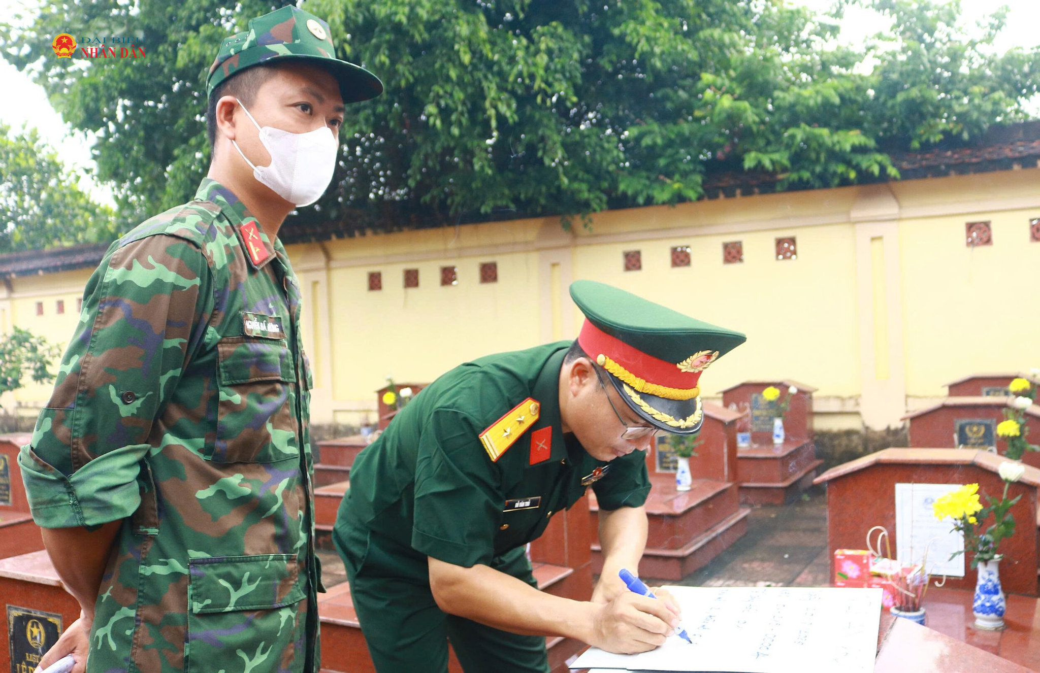 Mọi công đoạn được tiến hành khẩn trương, nghiêm túc, bảo đảm đúng quy trình.