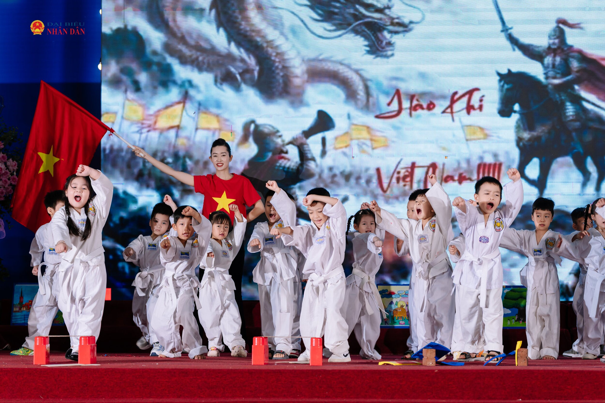 ... và lịch sử dân tộc