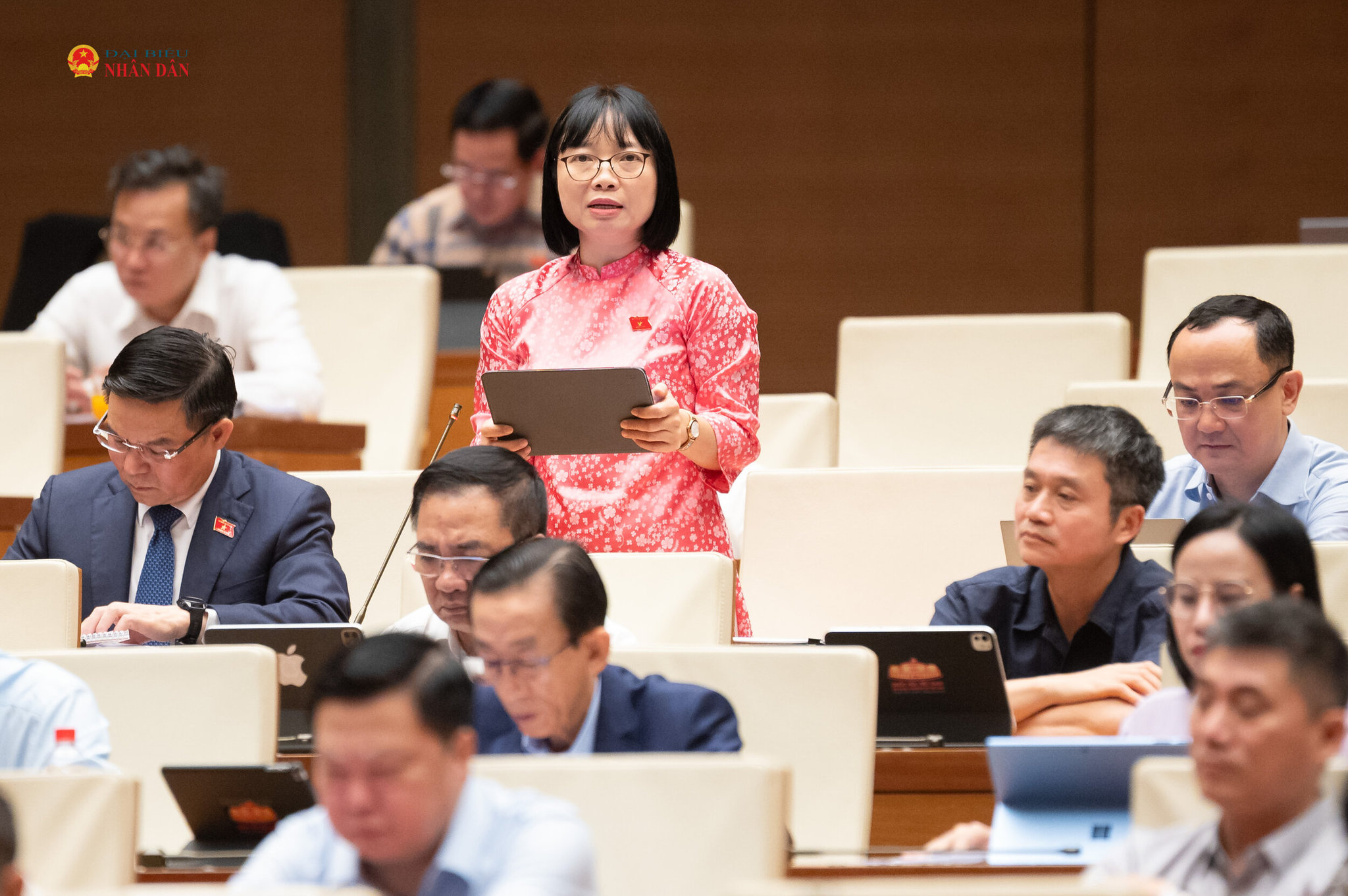 ĐBQH Nguyễn Thị Việt Nga (TP. Hải Phòng) phát biểu