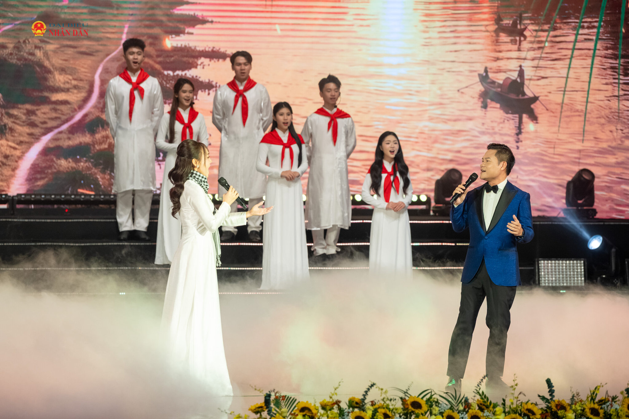 NSƯT Hoàng Tùng, ca sĩ Nhật Thủy trình diễn liên khúc ”Bài ca đất Phương Nam” và ”Những nẻo đường phù sa”