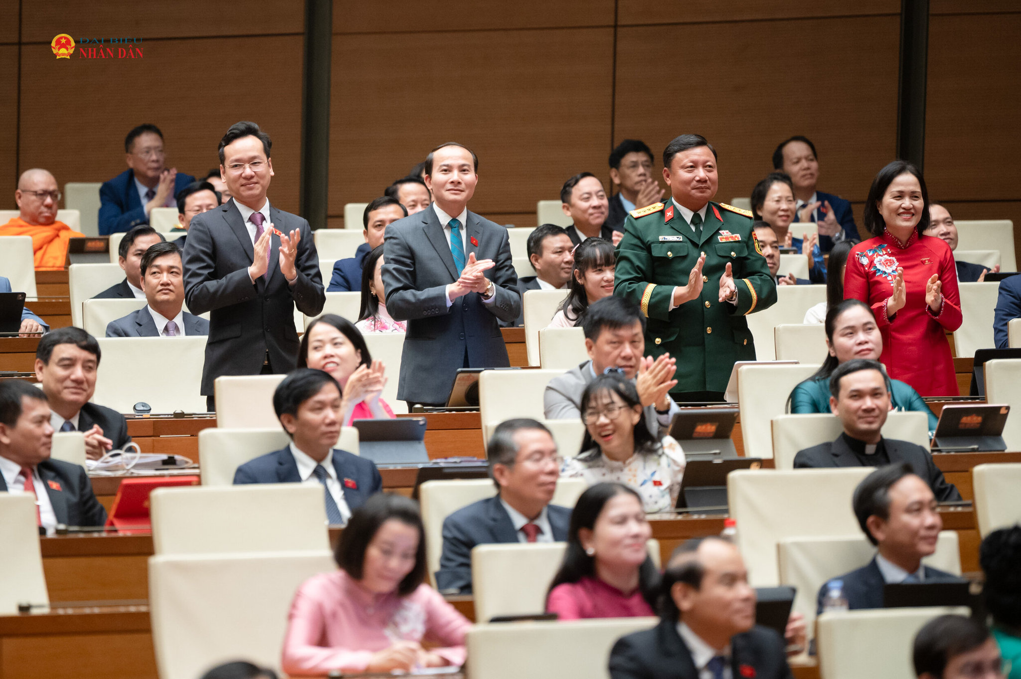 Đoàn ĐBQH tỉnh Quảng Ninh bày tỏ vui mừng khi Quốc hội thông qua Nghị quyết về việc thành lập thành phố Quảng Ninh