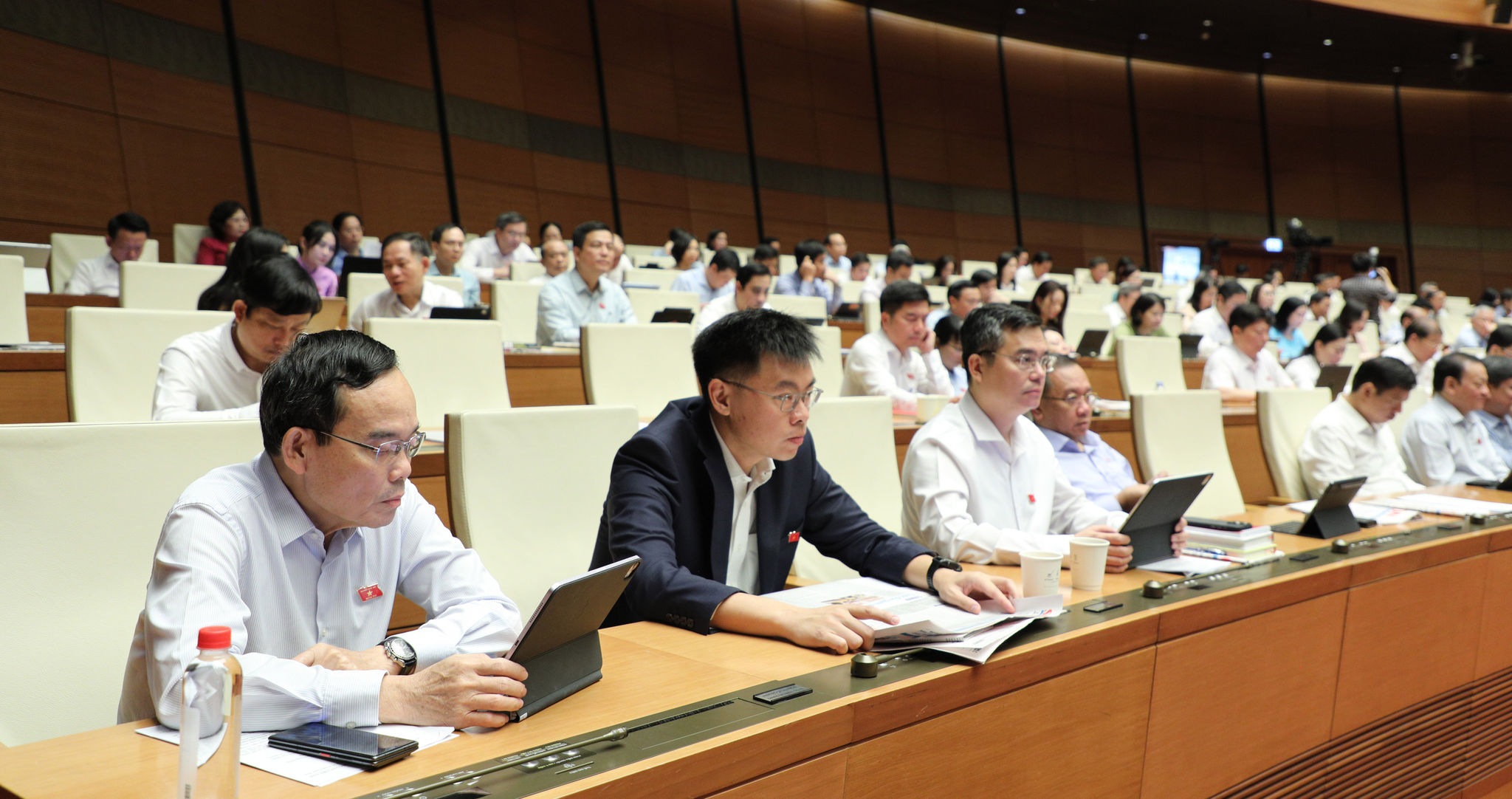 Các đại biểu tham dự phiên họp
