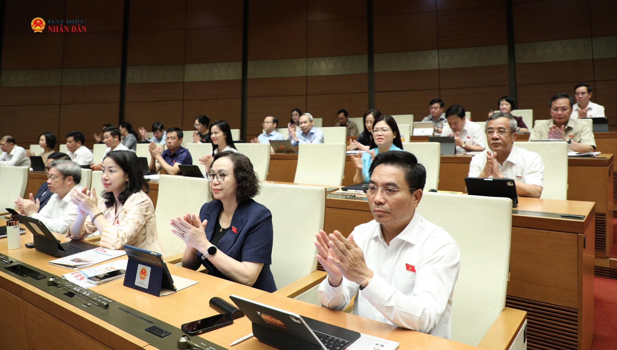 Các đại biểu tham dự phiên họp