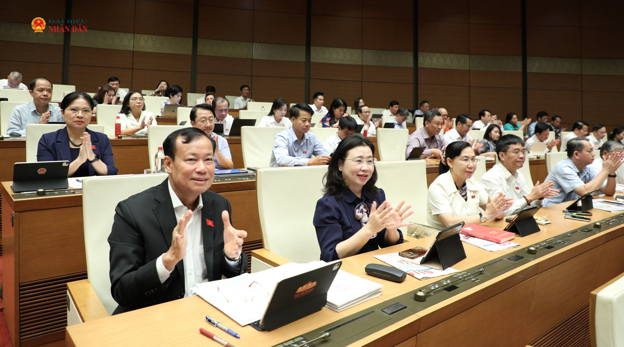 Các đại biểu tham dự phiên họp