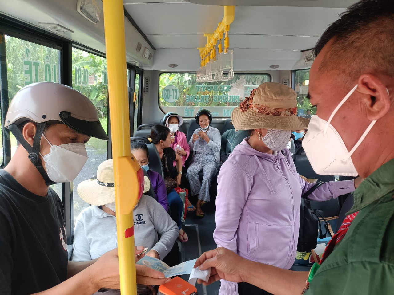 khanh di xe buyt