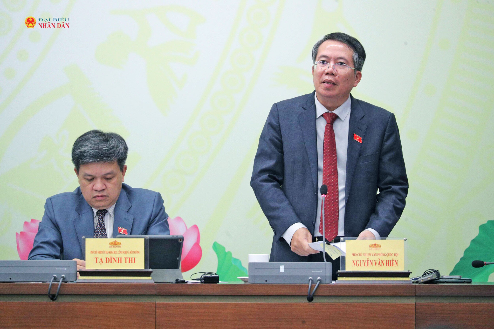 Phó Chủ nhiệm Văn phòng Quốc hội Nguyễn Văn Hiển thông tin tới các phóng viên về việc Quốc hội bảo đảm tiến độ, đồng thời giữ vững chất lượng công tác lập pháp tại Kỳ họp không thường lệ thứ Nhất