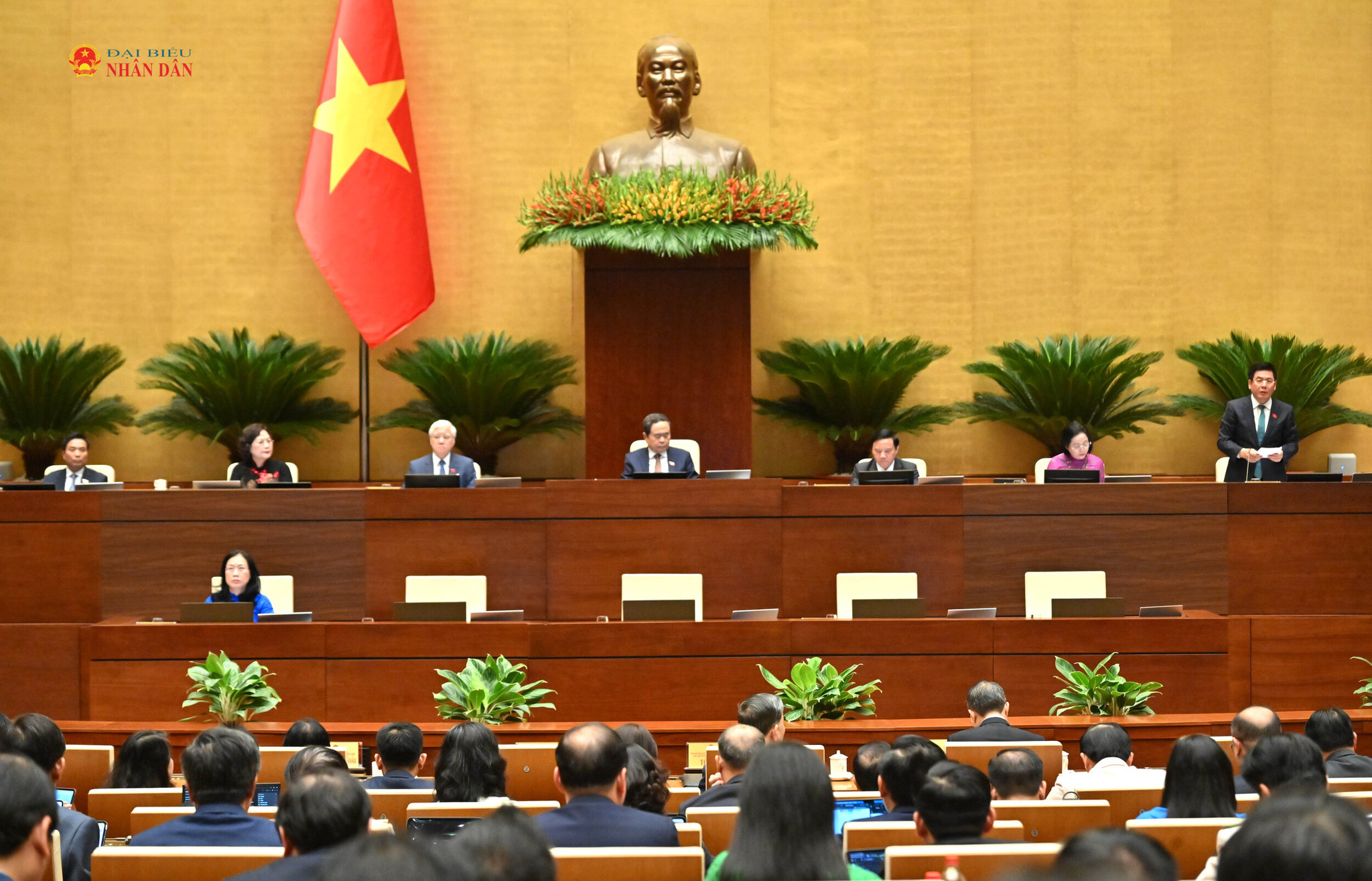 Chủ tịch Quốc hội Trần Thanh Mẫn chủ trì, Phó Chủ tịch Quốc hội Nguyễn Hồng Diên điều hành nội dung phiên họp. Ảnh: Phạm Thắng.