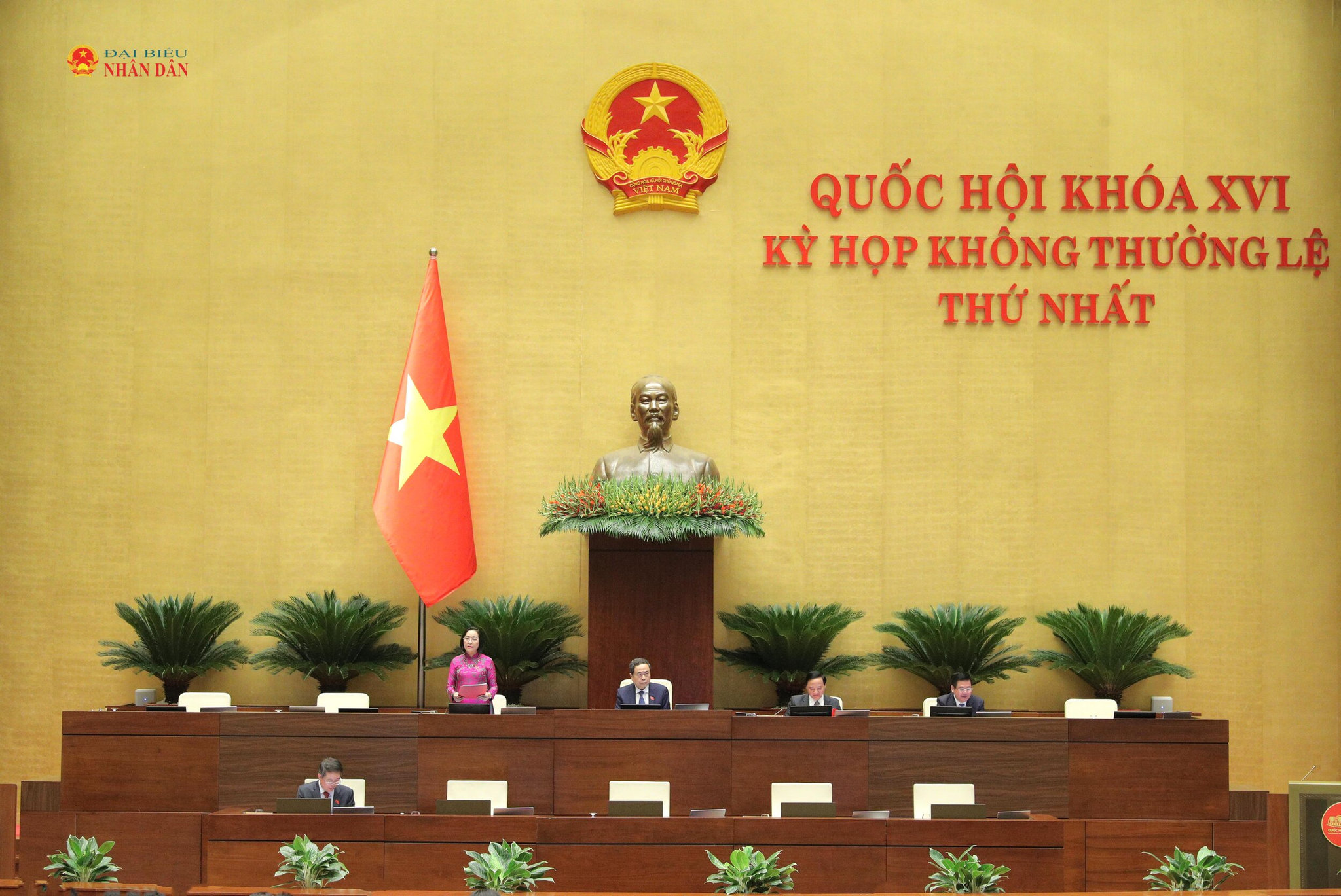 Chủ tịch Quốc hội Trần Thanh Mẫn chủ trì, Phó Chủ tịch Quốc hội Nguyễn Thị Thanh điều hành phiên họp