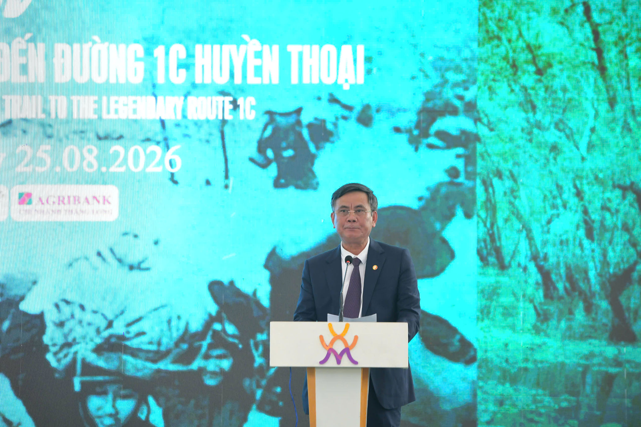 Phó Chủ tịch Ủy ban Trung ương Mặt trận Tổ quốc Việt Nam Trần Thắng phát biểu khai mạc trưng bày