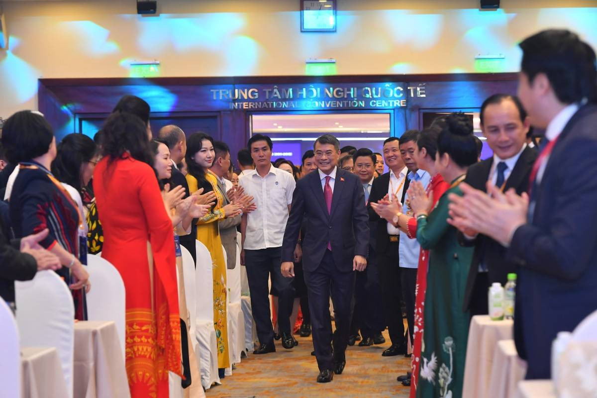 Thủ tướng Lê Minh Hưng đến dự Lễ kỷ niệm 20 năm thành lập Hiệp hội Doanh nghiệp nhỏ và vừa Việt Nam